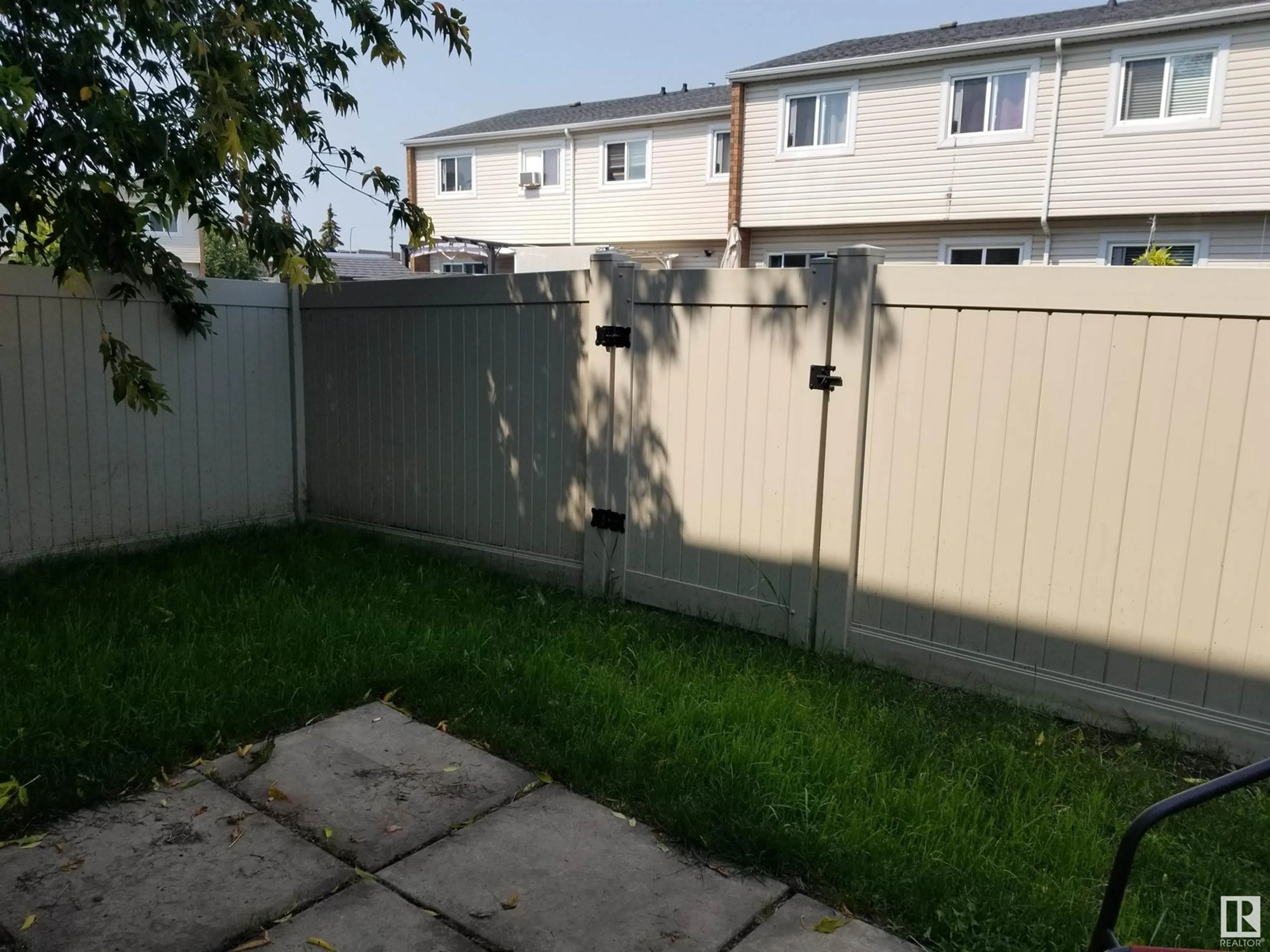 Patio, street for 118 CENTENNIAL CO NW, Edmonton Alberta T5P4H5