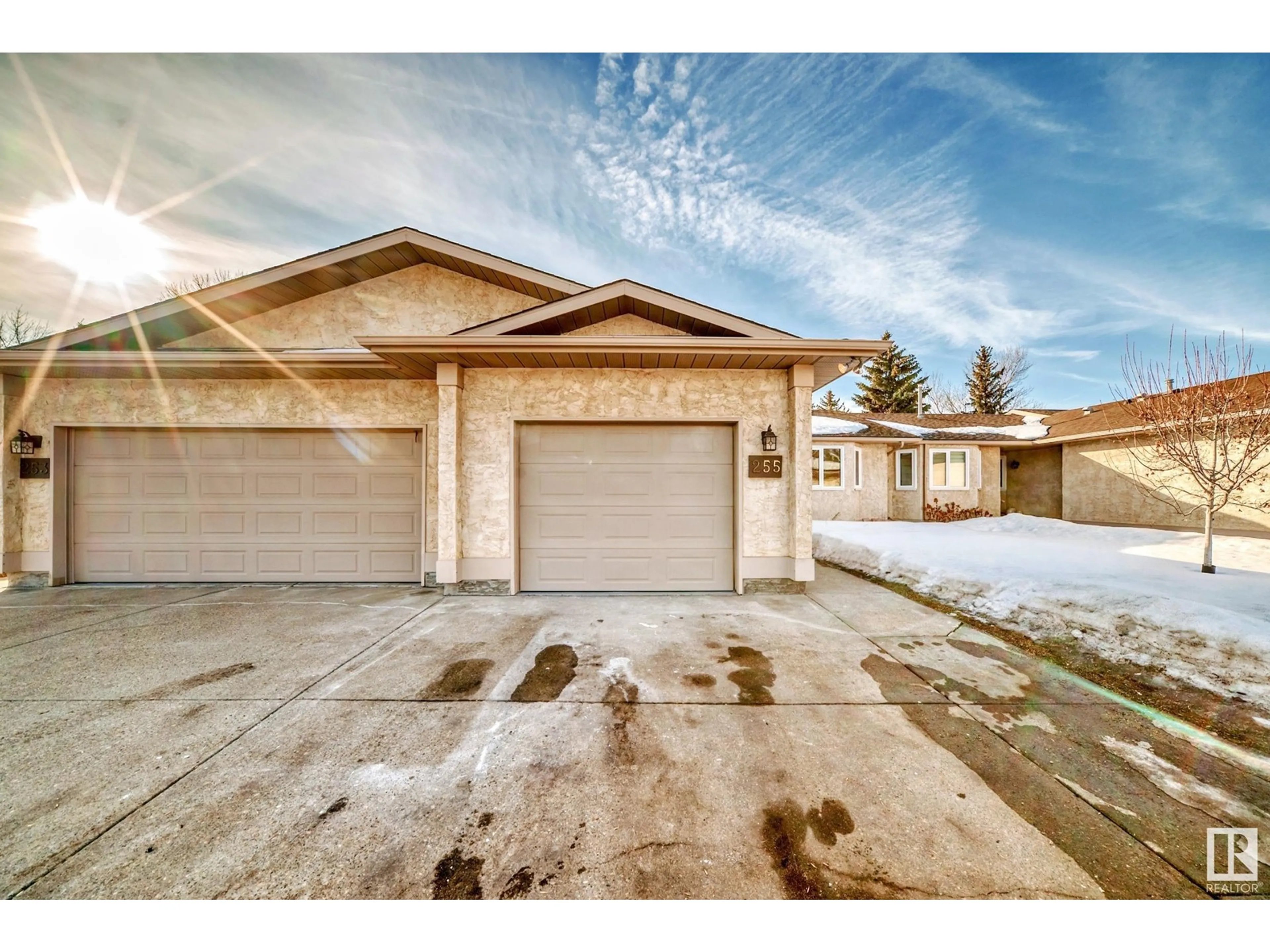 Indoor garage for 255 KNOTTWOOD RD N NW, Edmonton Alberta T6K4B9