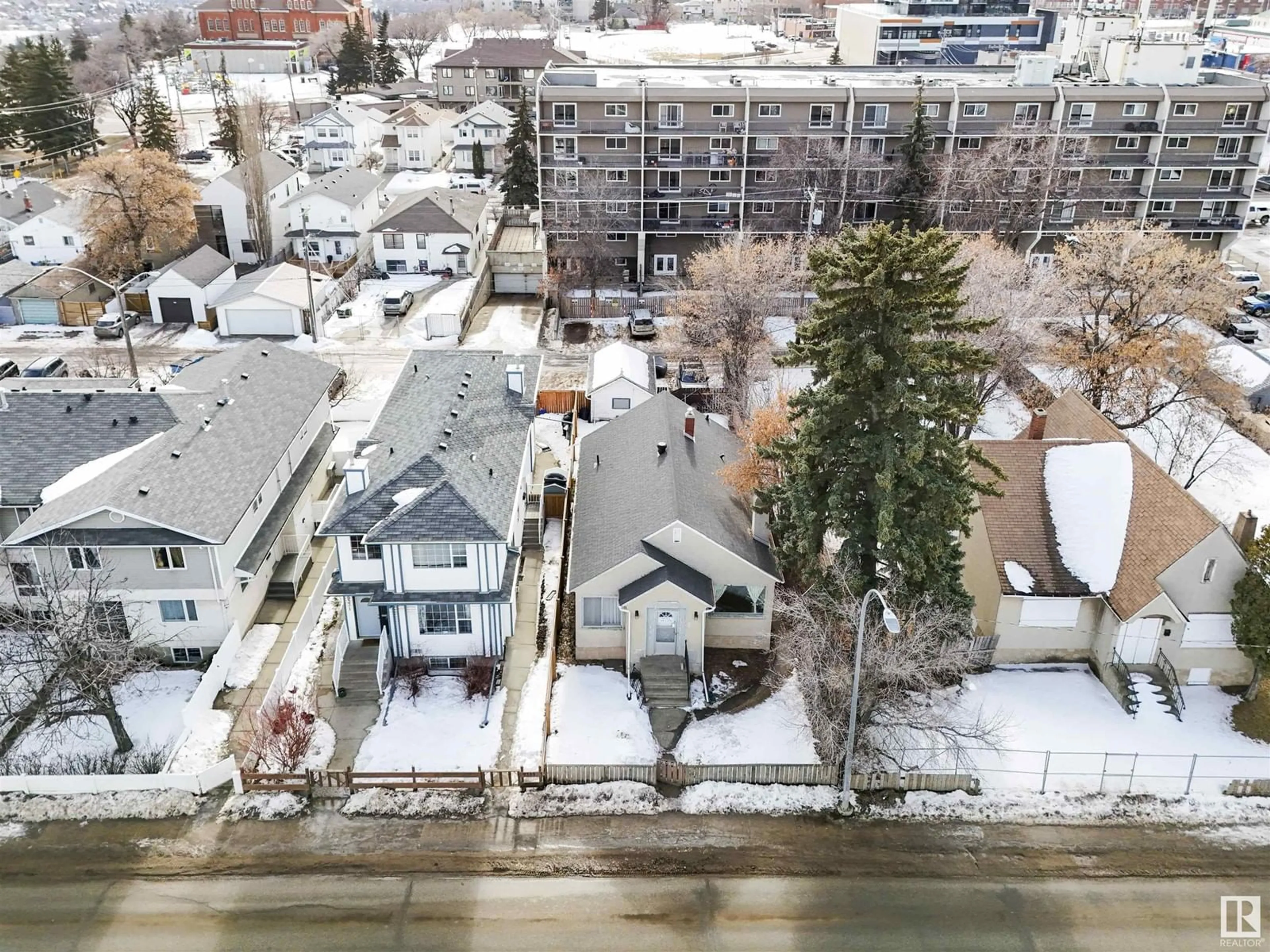 A pic from outside/outdoor area/front of a property/back of a property/a pic from drone, city buildings view from balcony for 9335 103A AV NW, Edmonton Alberta T5H0H3