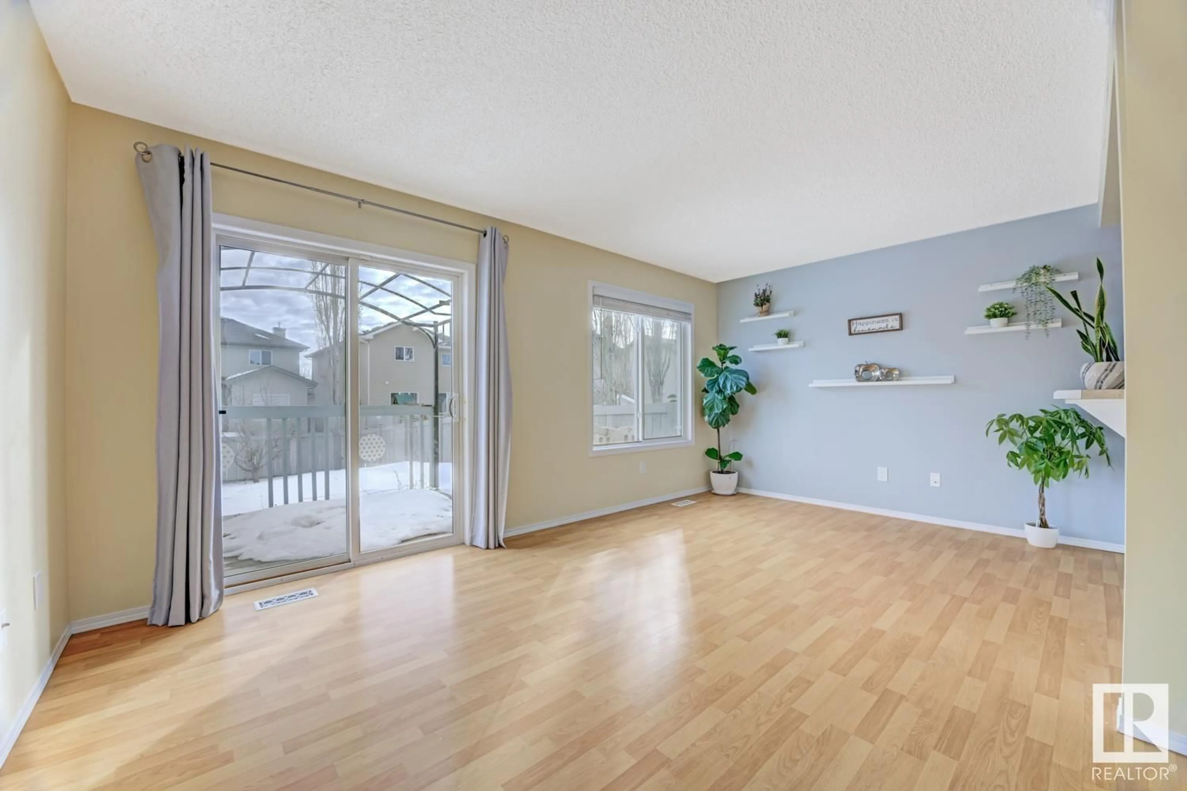 A pic of a room for 16325 55A ST NW, Edmonton Alberta T5Y3L2