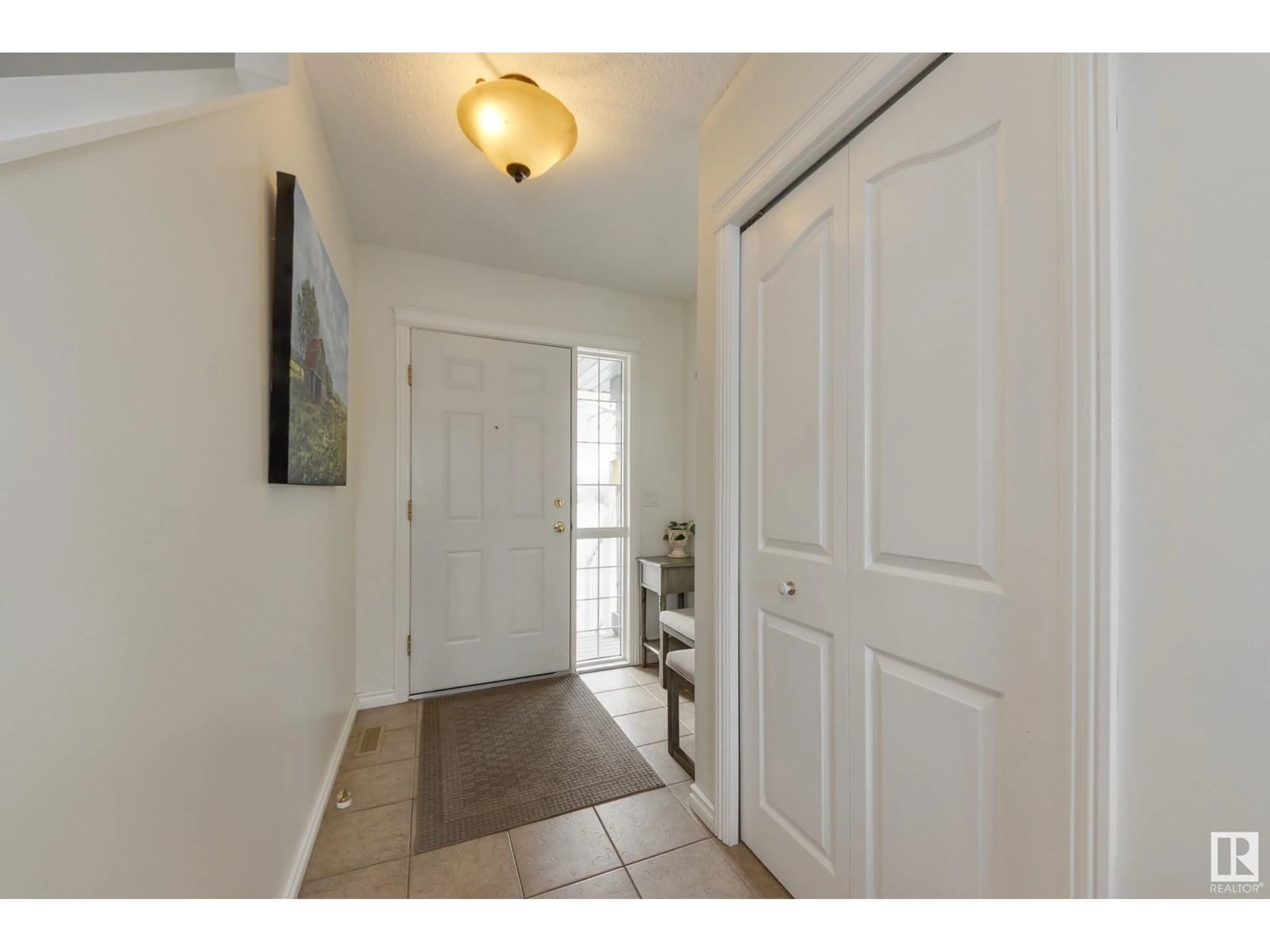 Indoor entryway for 62 HARCOURT CR, St. Albert Alberta T8N6K7