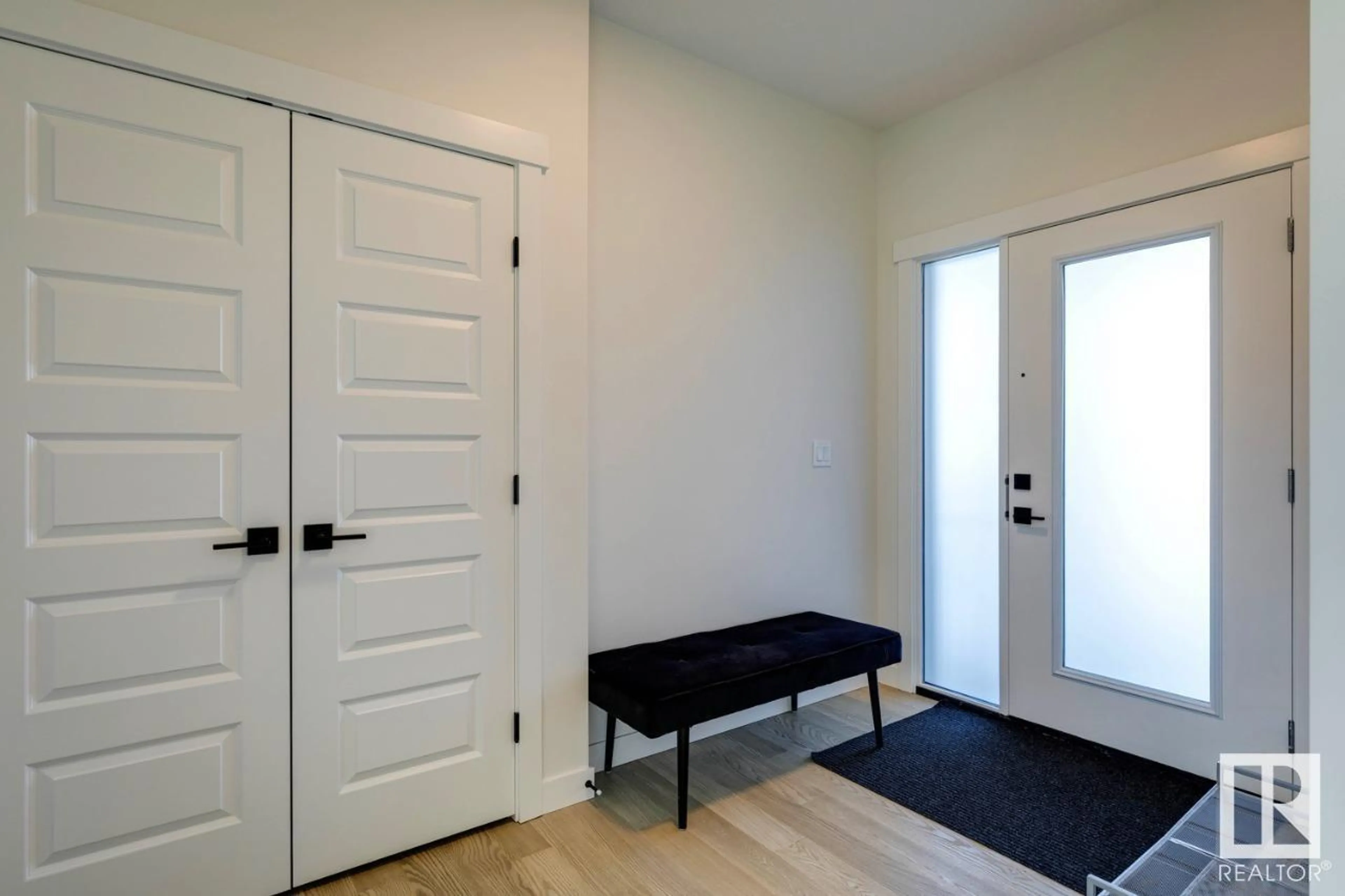Indoor entryway for NW - 20319 29 AV, Edmonton Alberta T6M0W5