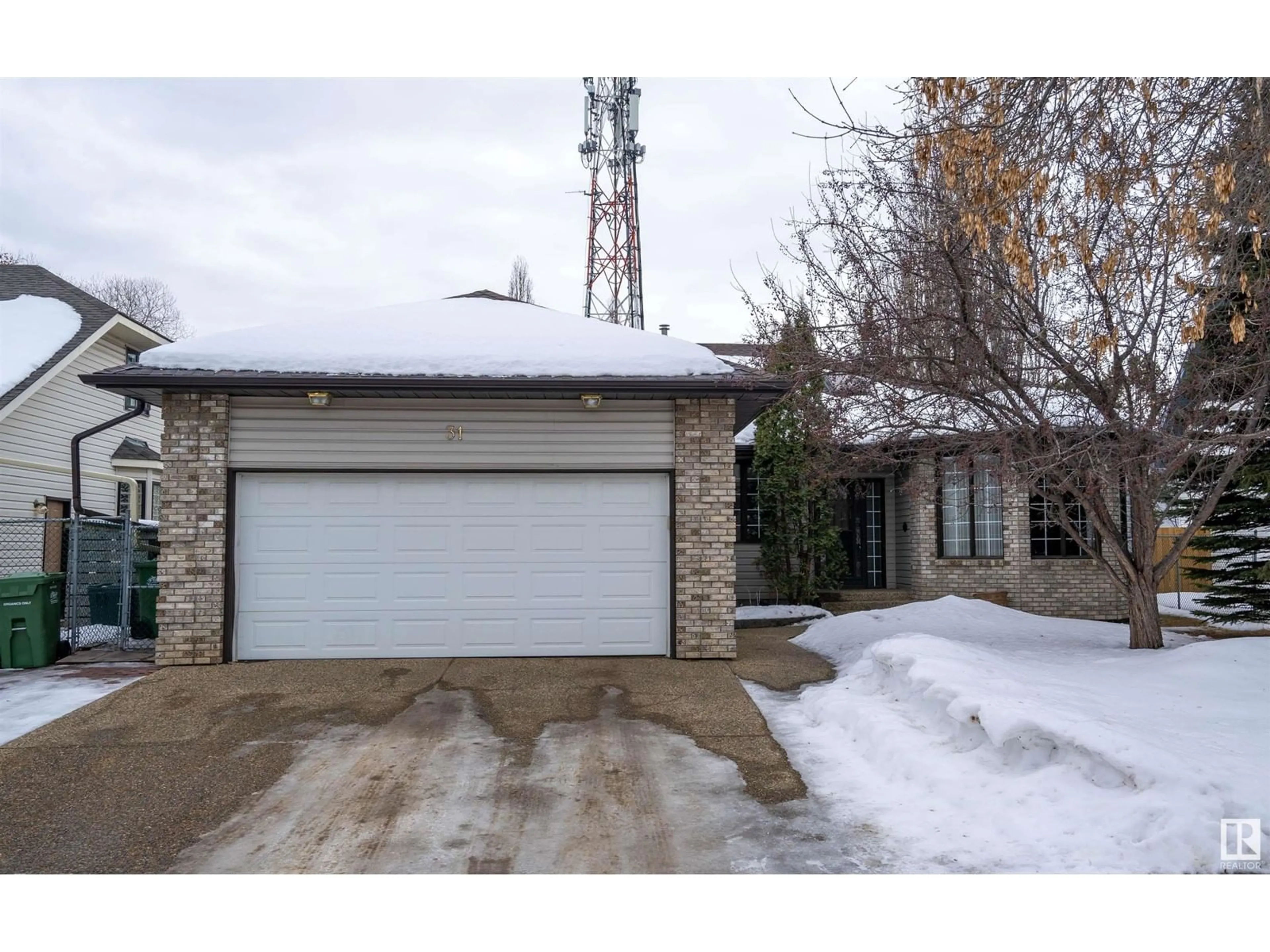 Indoor garage for 31 ARCAND DR, St. Albert Alberta T8N5V1