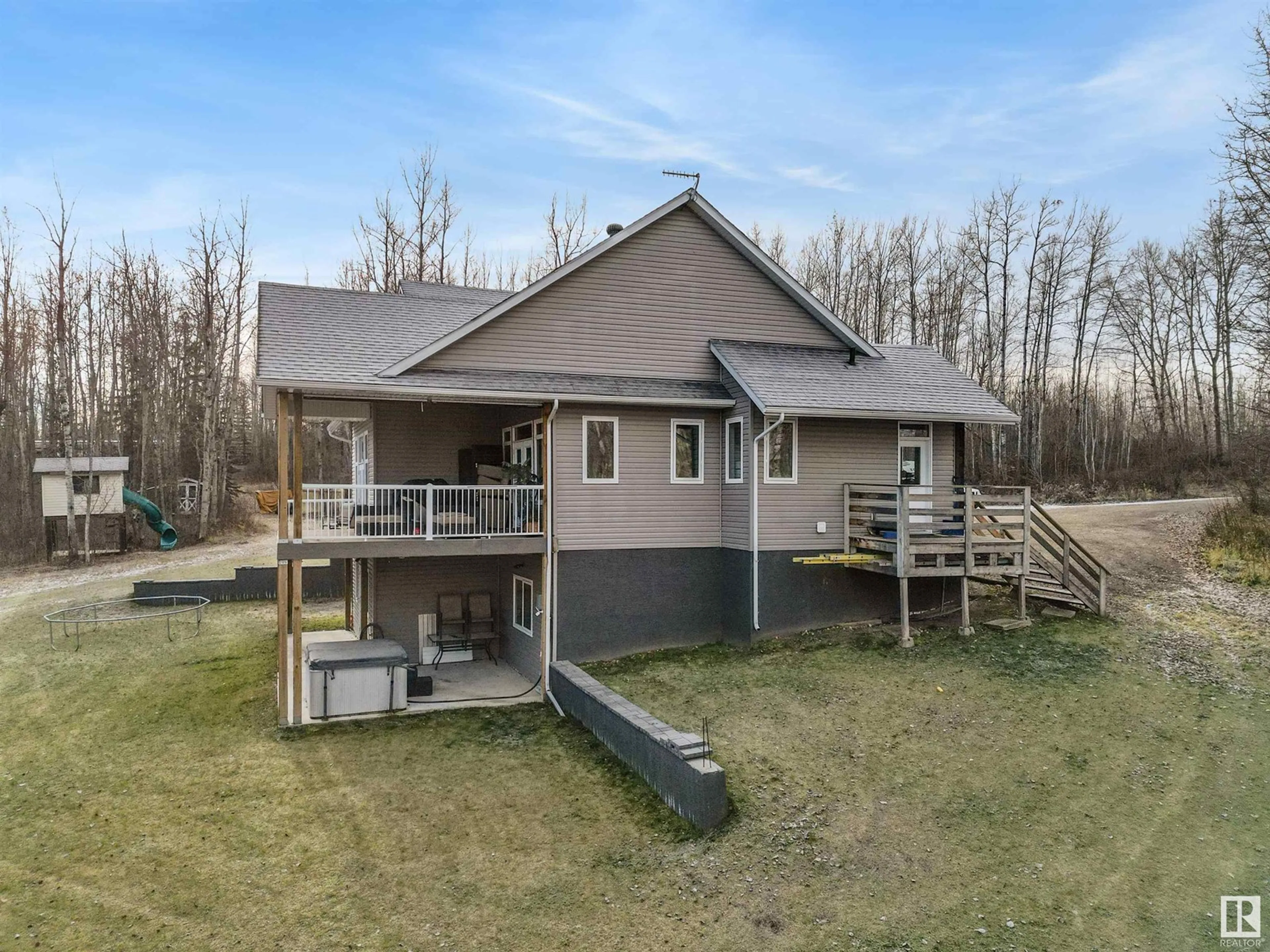 A pic from outside/outdoor area/front of a property/back of a property/a pic from drone, building for 50009 RANGE ROAD 70, Rural Brazeau County Alberta T7A2A2
