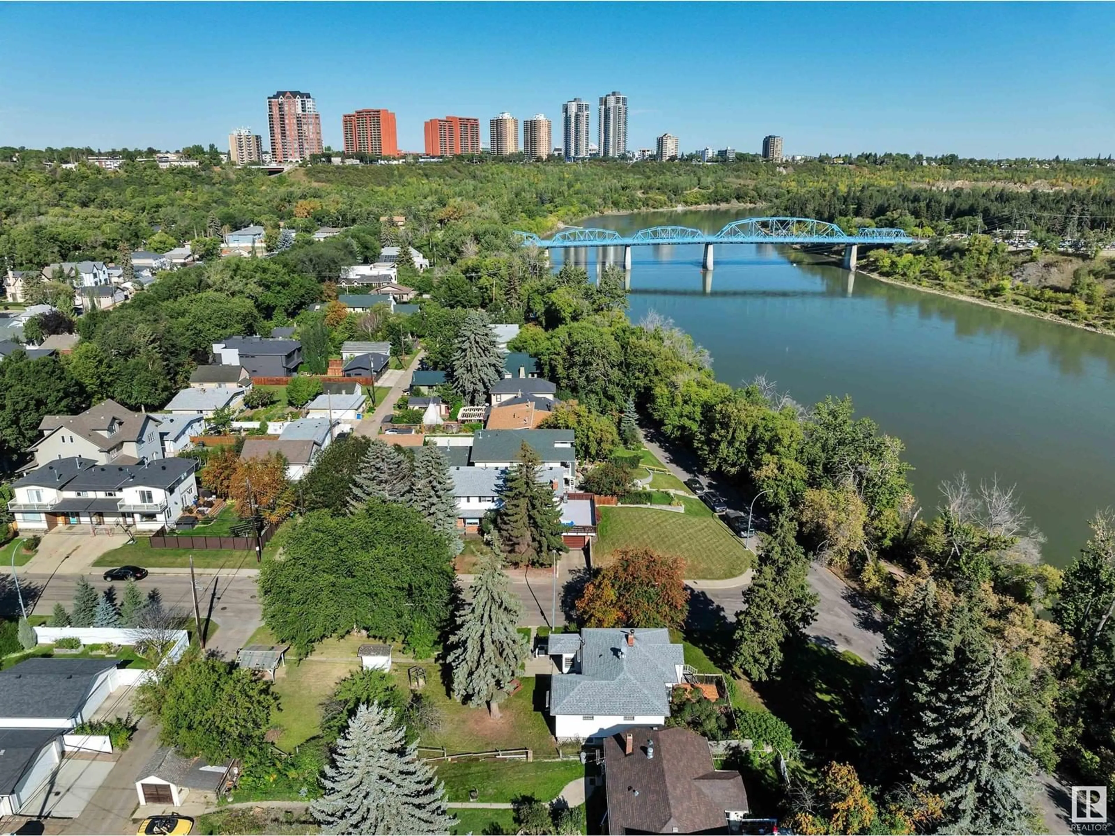 A pic from outside/outdoor area/front of a property/back of a property/a pic from drone, water/lake/river/ocean view for 10148 87 ST NW, Edmonton Alberta T5H1N4