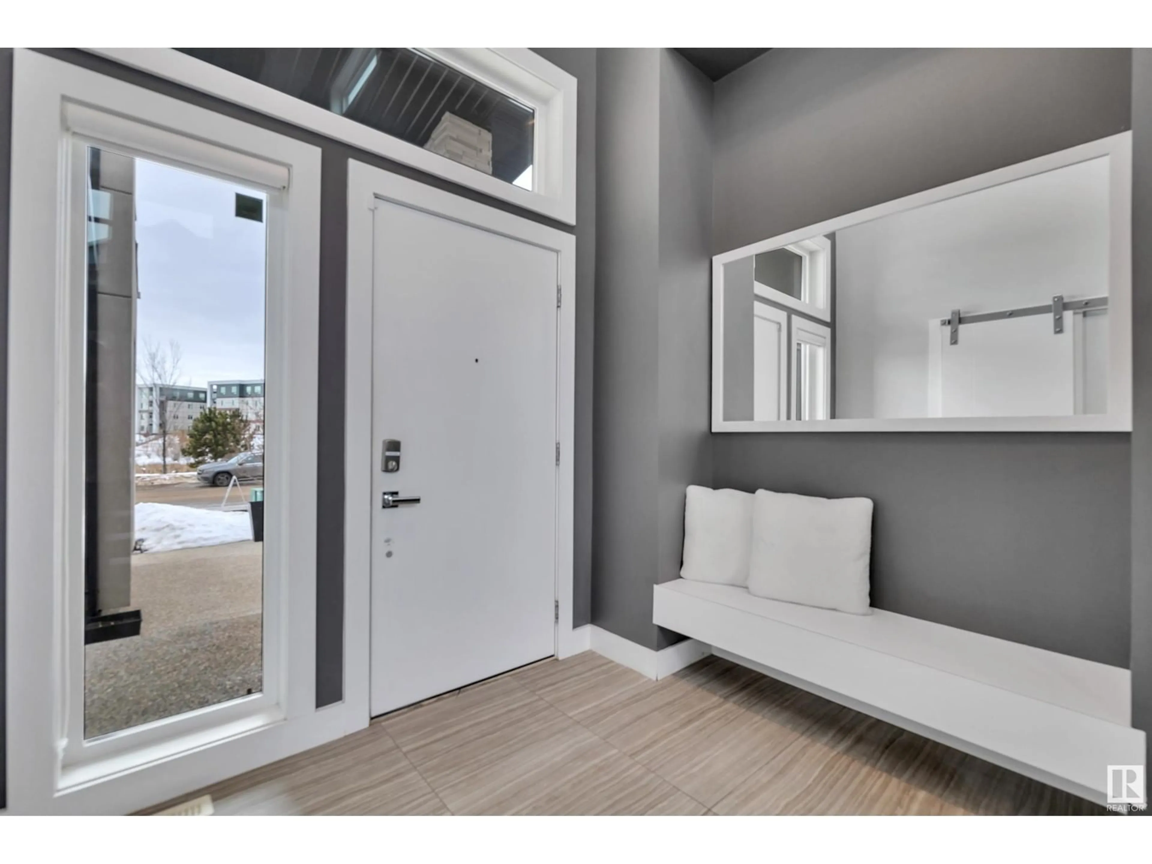 Indoor entryway for 3163 CAMERON HEIGHTS WY NW, Edmonton Alberta T6M0S5