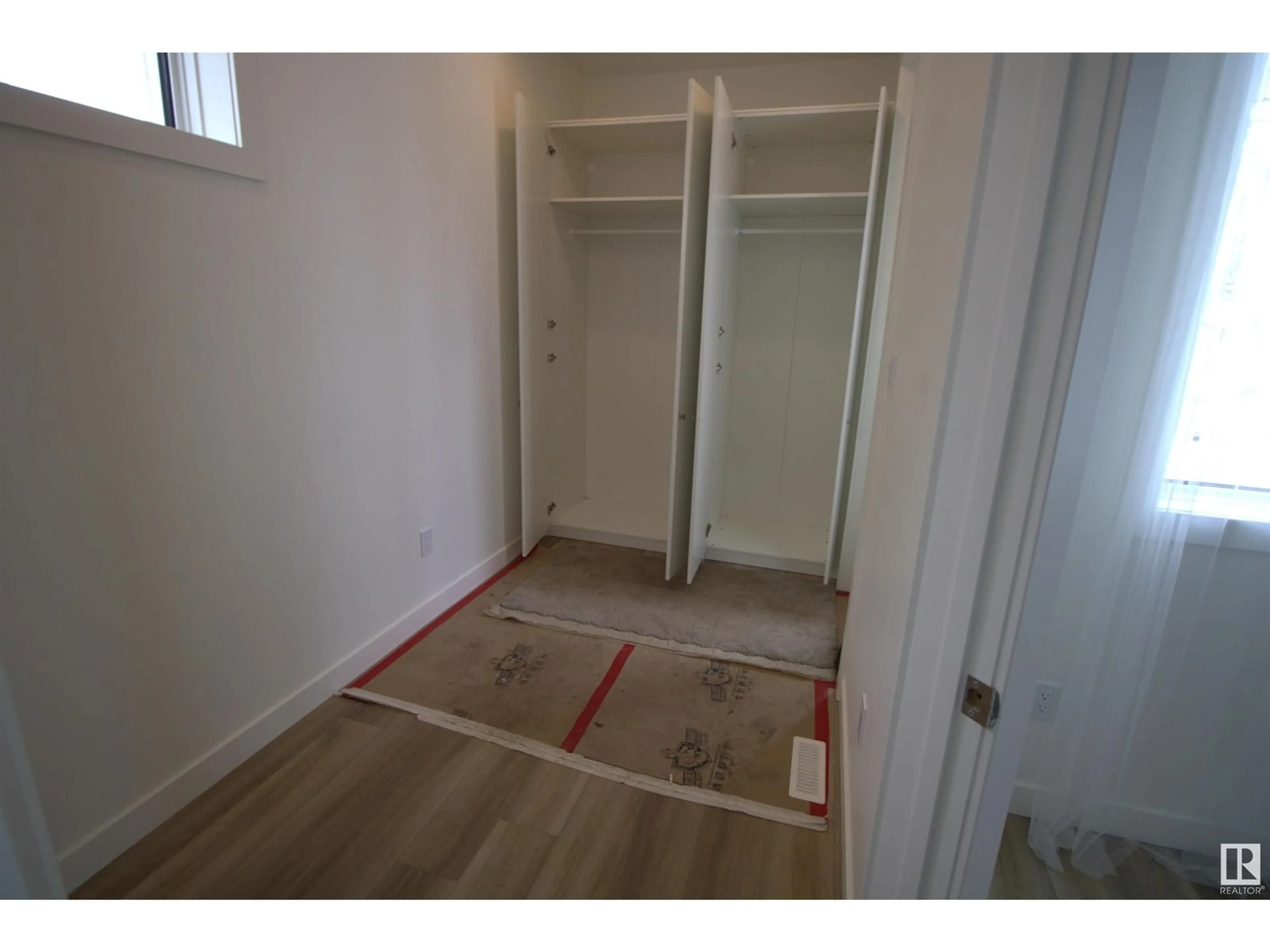 A pic of a room for 12811 113 AV NW, Edmonton Alberta T5M2W6