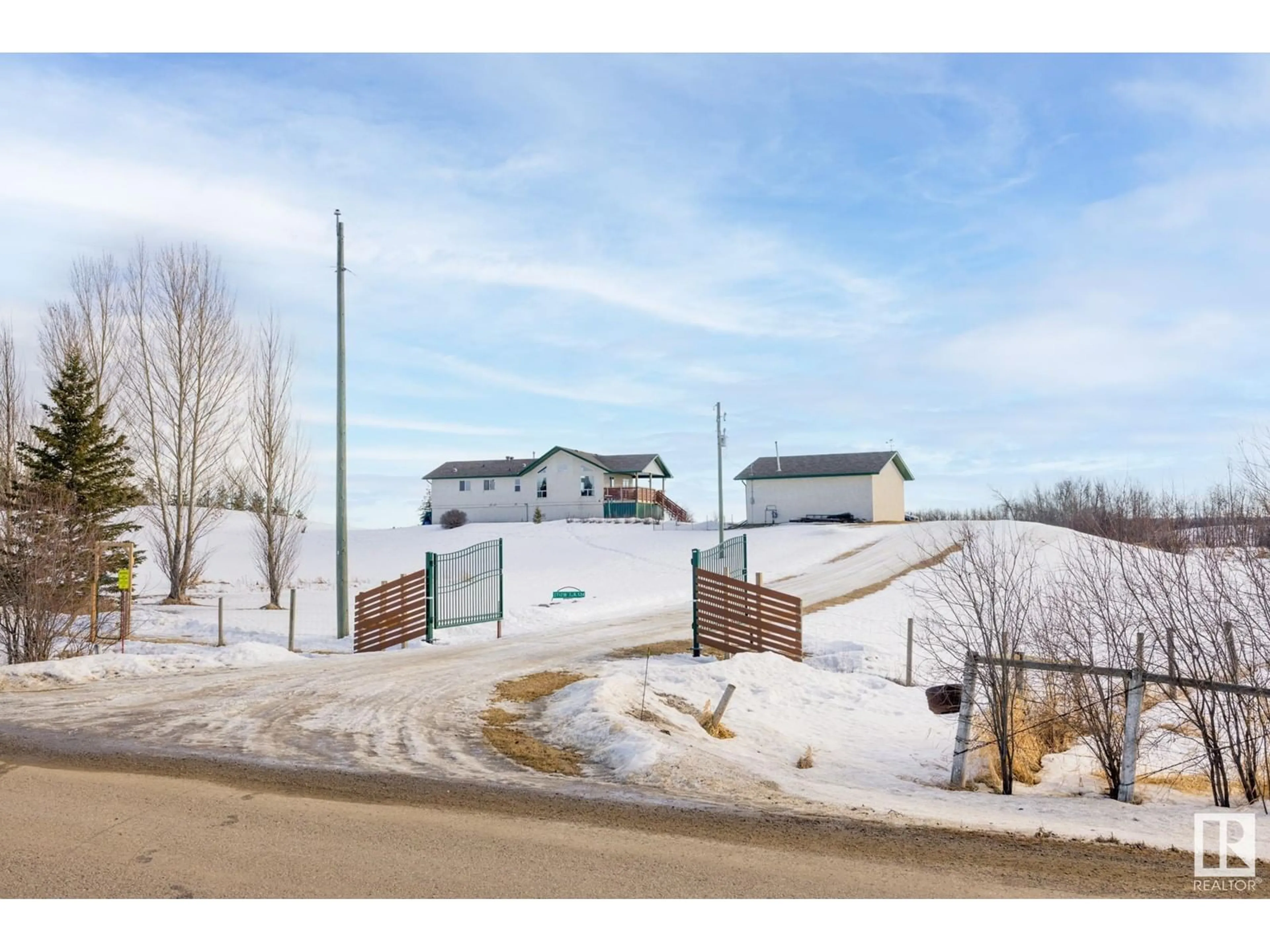 A pic from outside/outdoor area/front of a property/back of a property/a pic from drone, unknown for 27121B TWP ROAD 534, Rural Parkland County Alberta T7X3M6