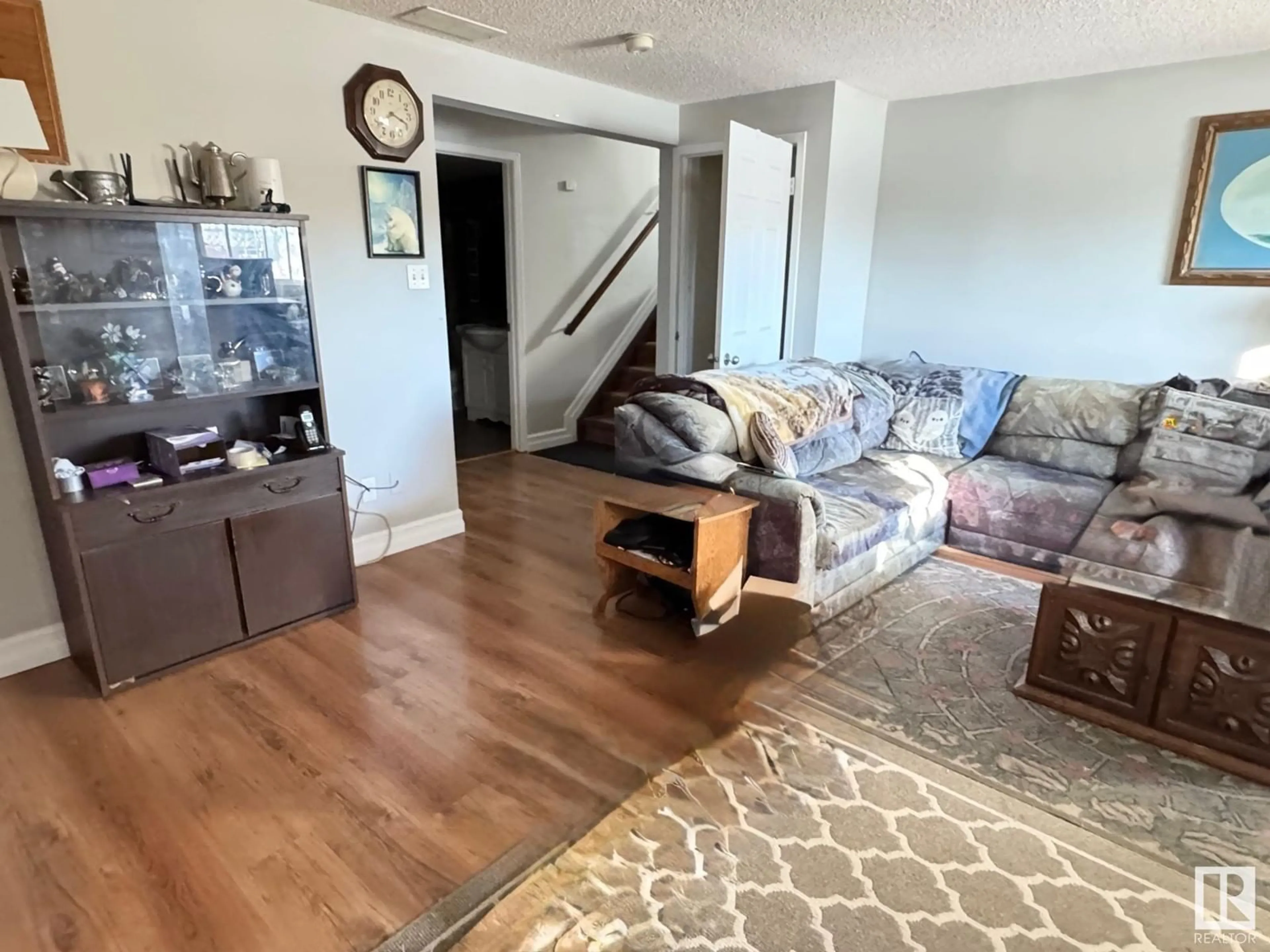 Living room with furniture, floor is not visible for 35 GLENWOOD CR, Stony Plain Alberta T7Z1A3