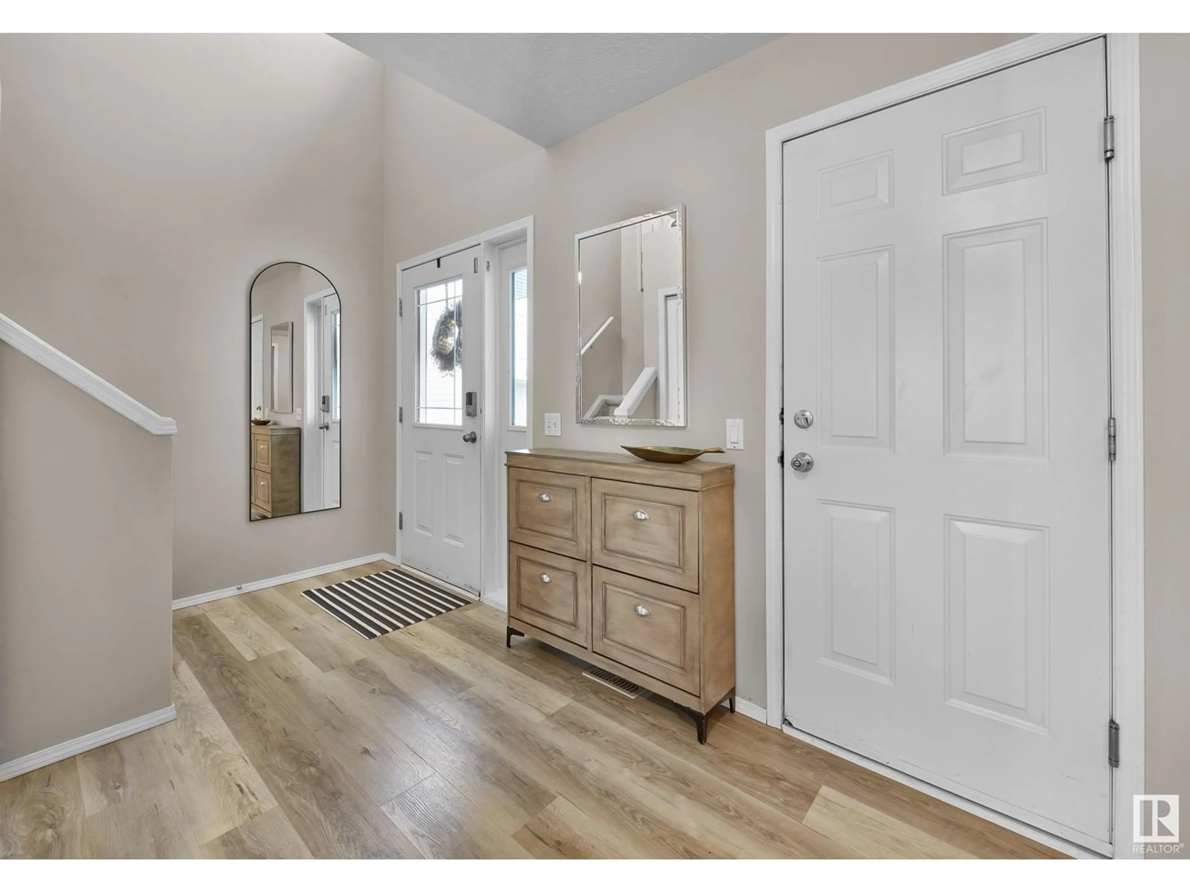 Indoor entryway for 439 FOXBORO WY, Sherwood Park Alberta T8A6K5