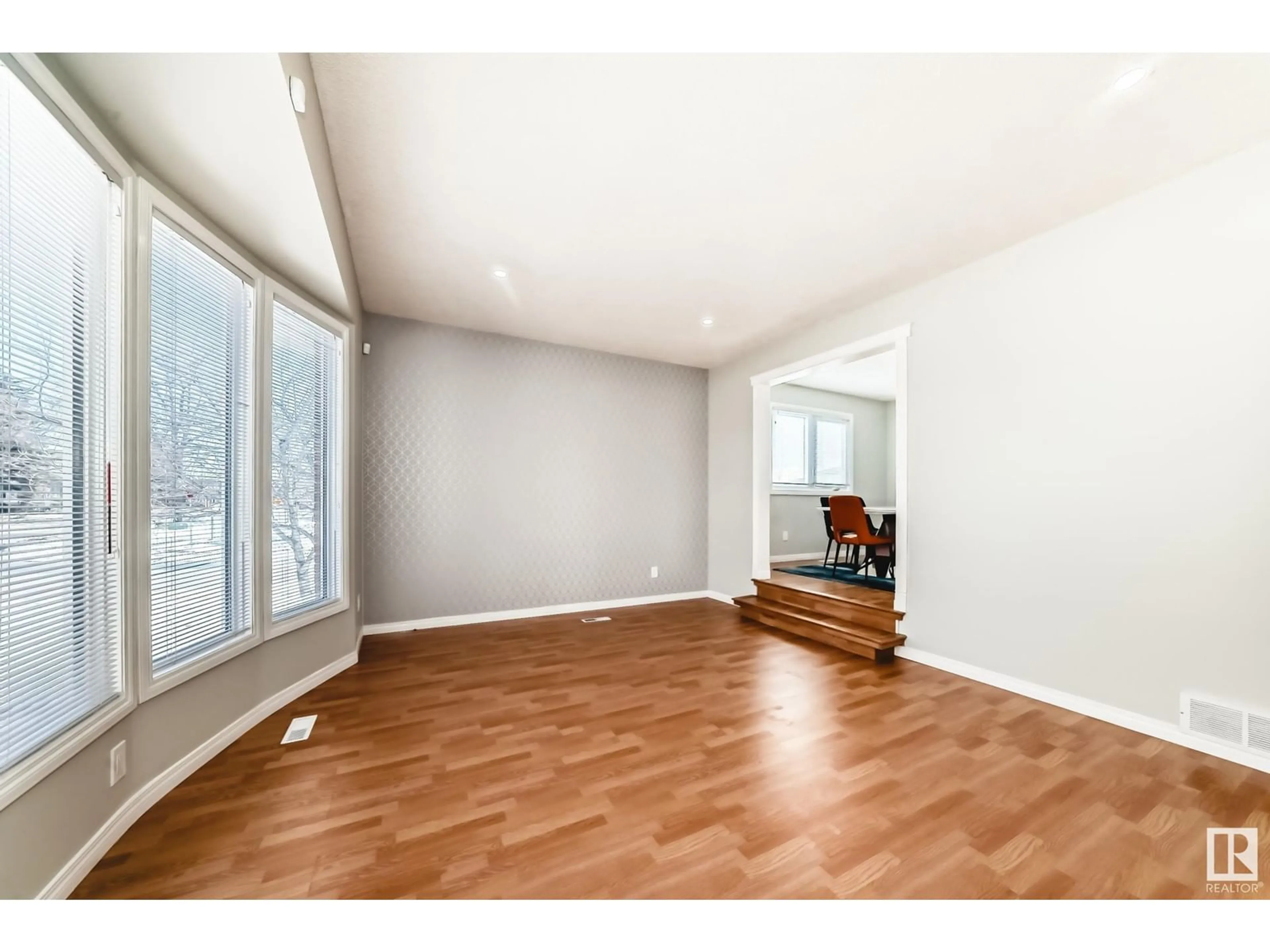 A pic of a room for 16104 100 ST NW, Edmonton Alberta T5X4R7