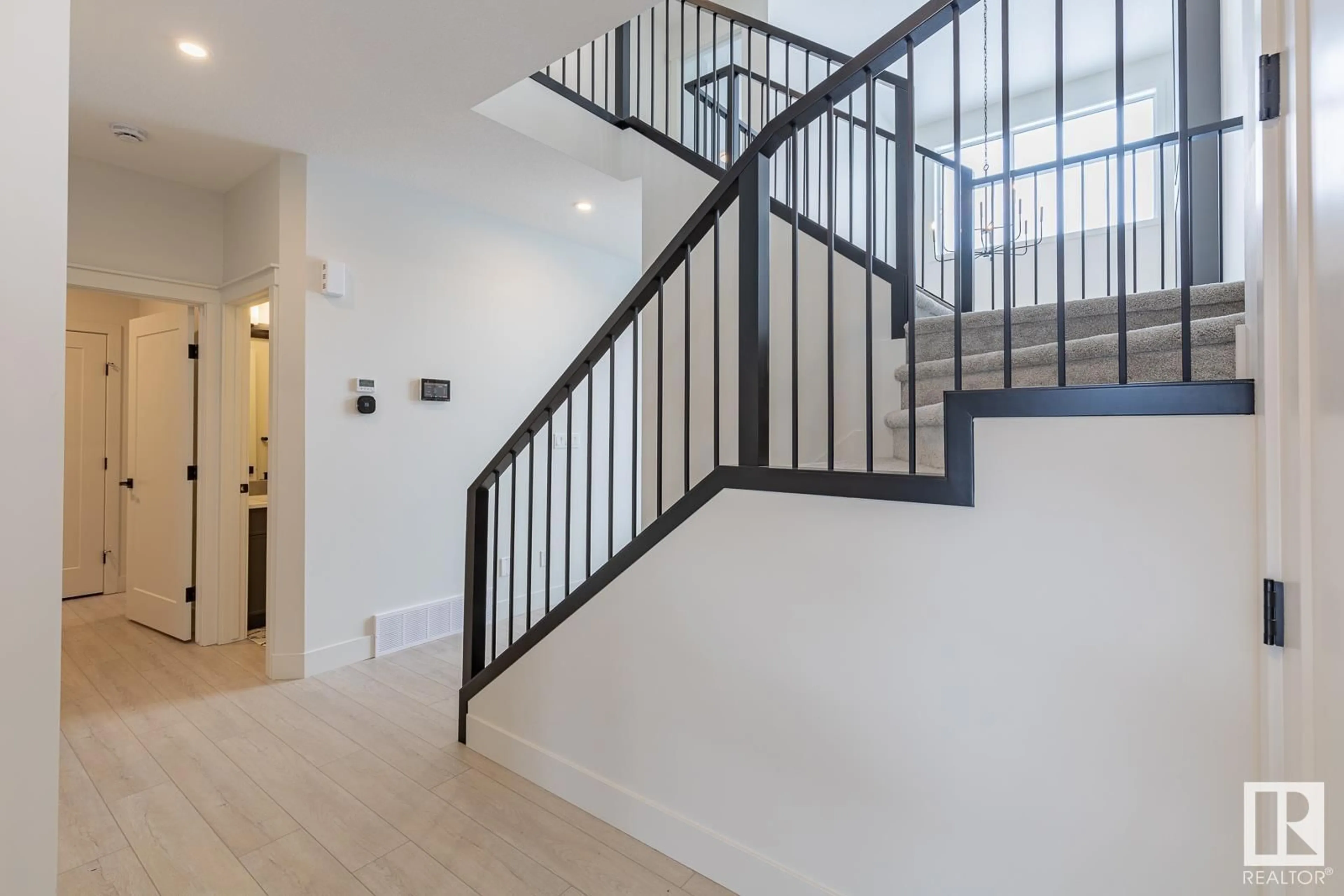 Stairs for 1615 157 ST SW, Edmonton Alberta T6W5E1