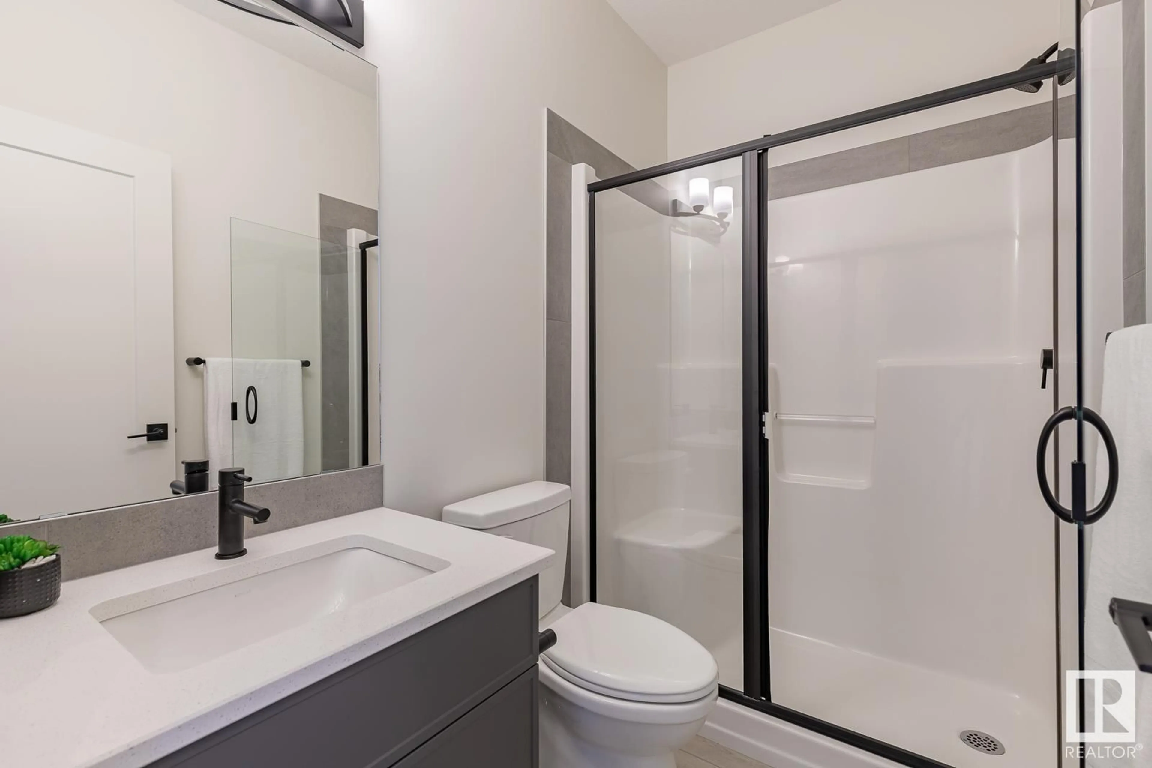 Standard bathroom, ceramic/tile floor for 1615 157 ST SW, Edmonton Alberta T6W5E1