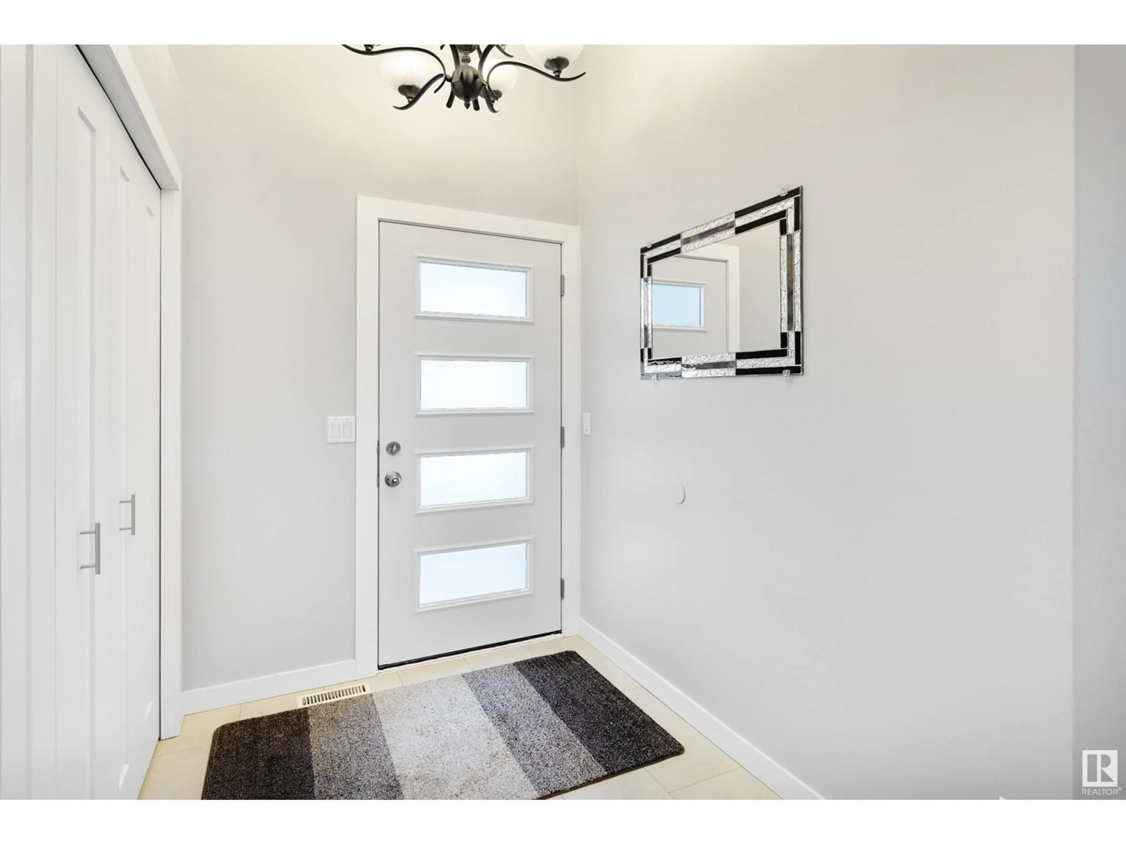 Indoor entryway for 92 CATALINA DR, Sherwood Park Alberta T8H2B4