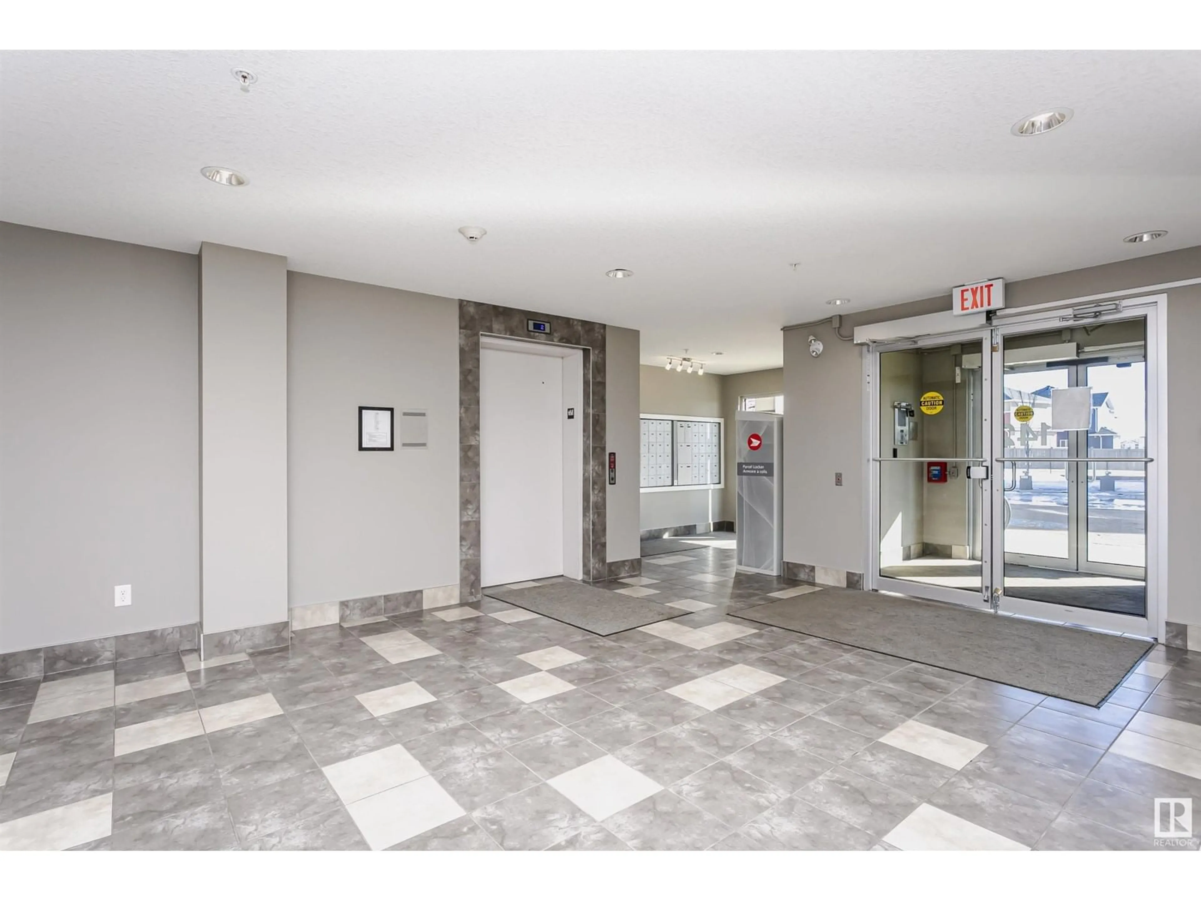 Indoor foyer for #209 142 EBBERS BV NW, Edmonton Alberta T5V3W2