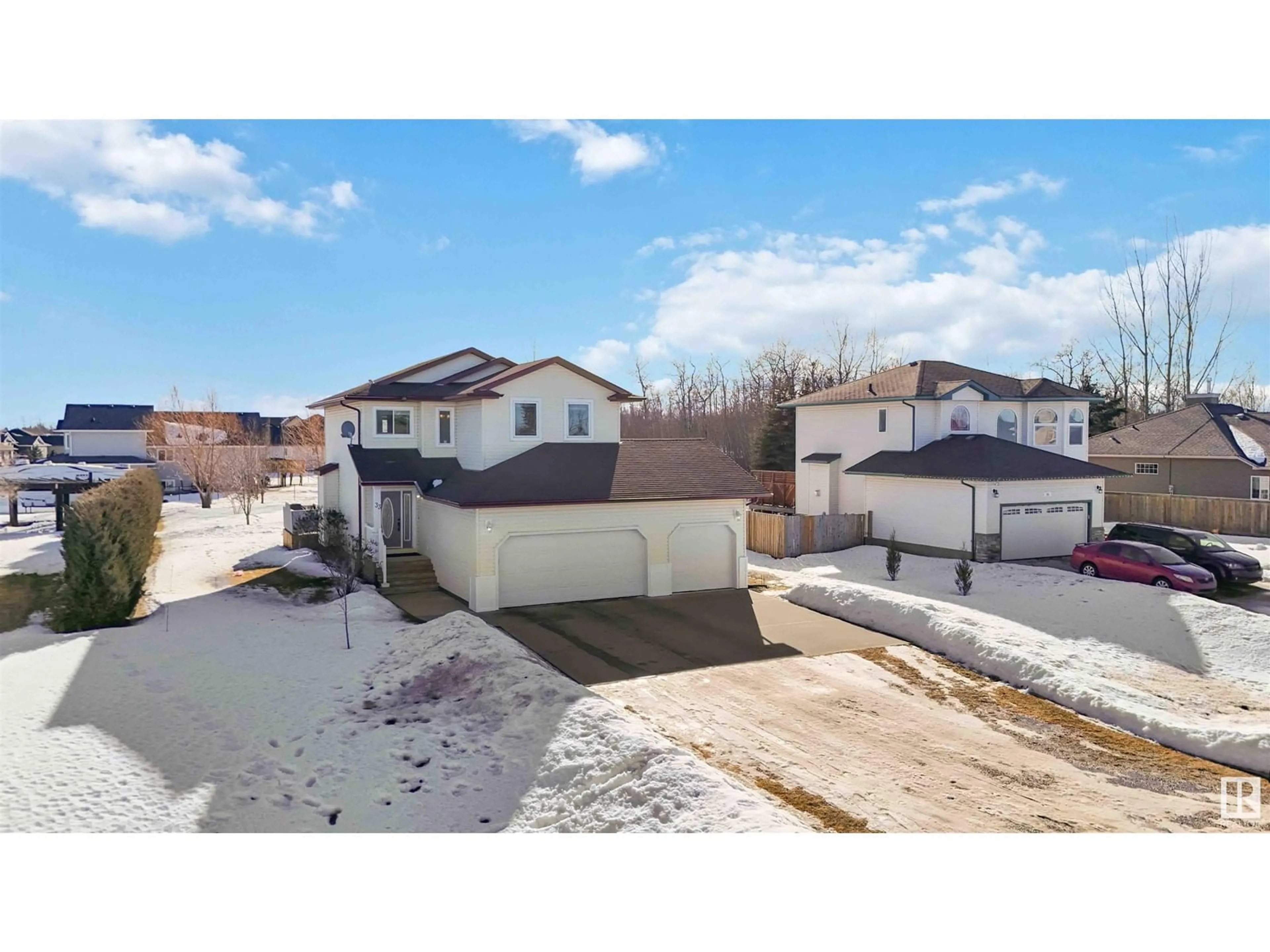 A pic from outside/outdoor area/front of a property/back of a property/a pic from drone, street for 33 LANDING TRAILS DR, Gibbons Alberta T0A1N0