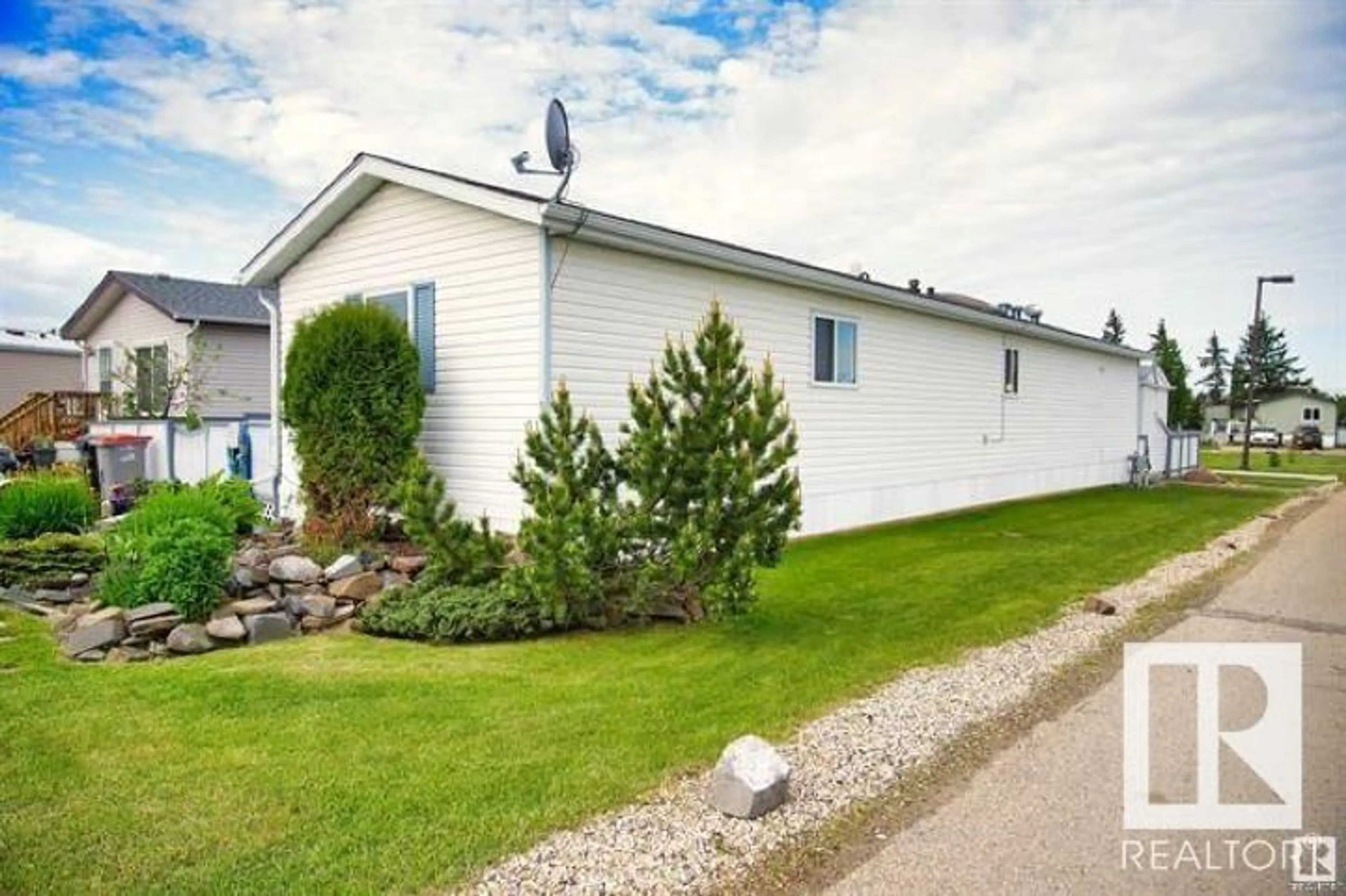 Home with vinyl exterior material, unknown for #100 4819 51 AV, Millet Alberta T0C1Z0