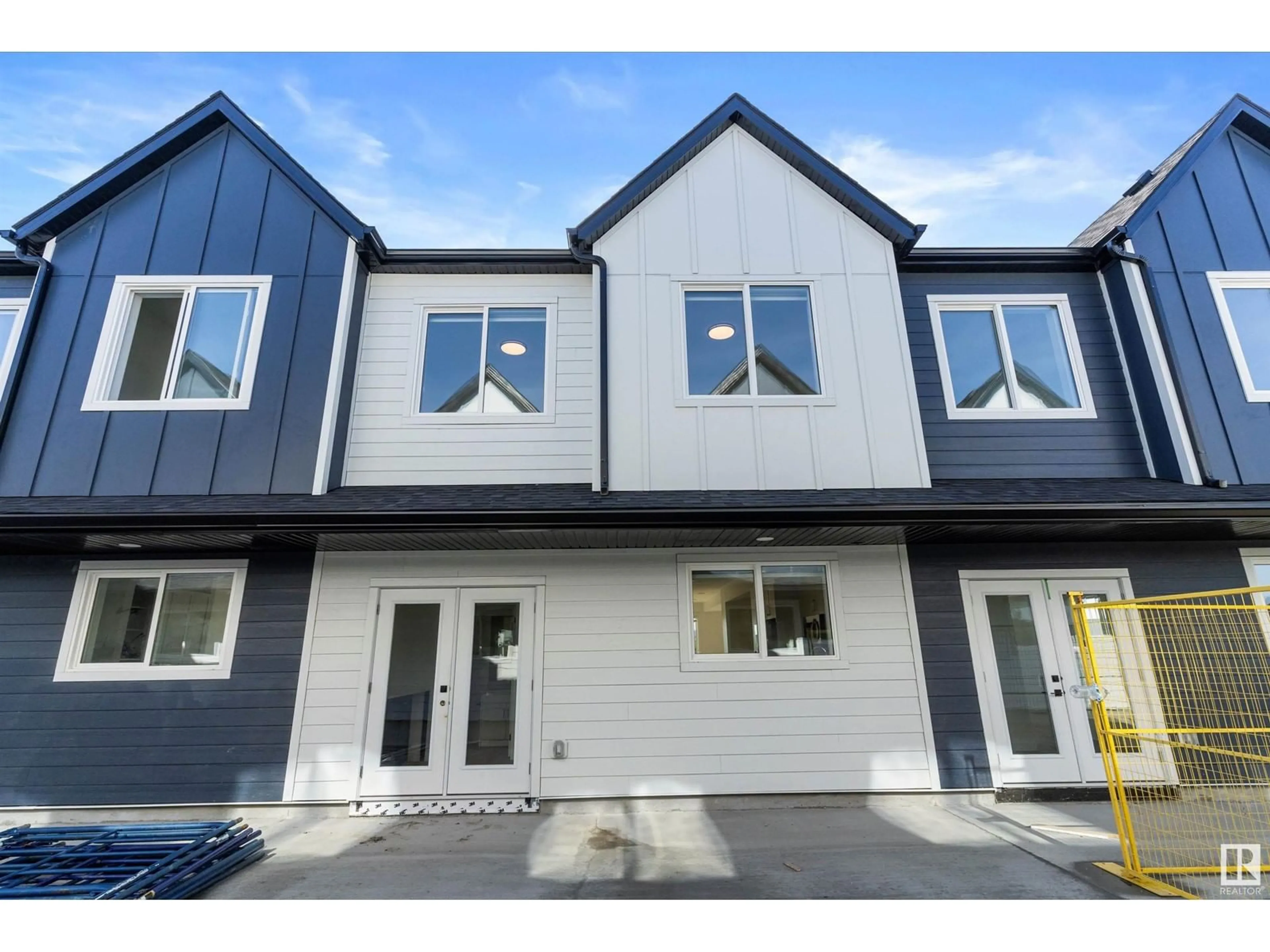 Home with vinyl exterior material, street for #14 7066 FANE RD NW, Edmonton Alberta T5G2W6