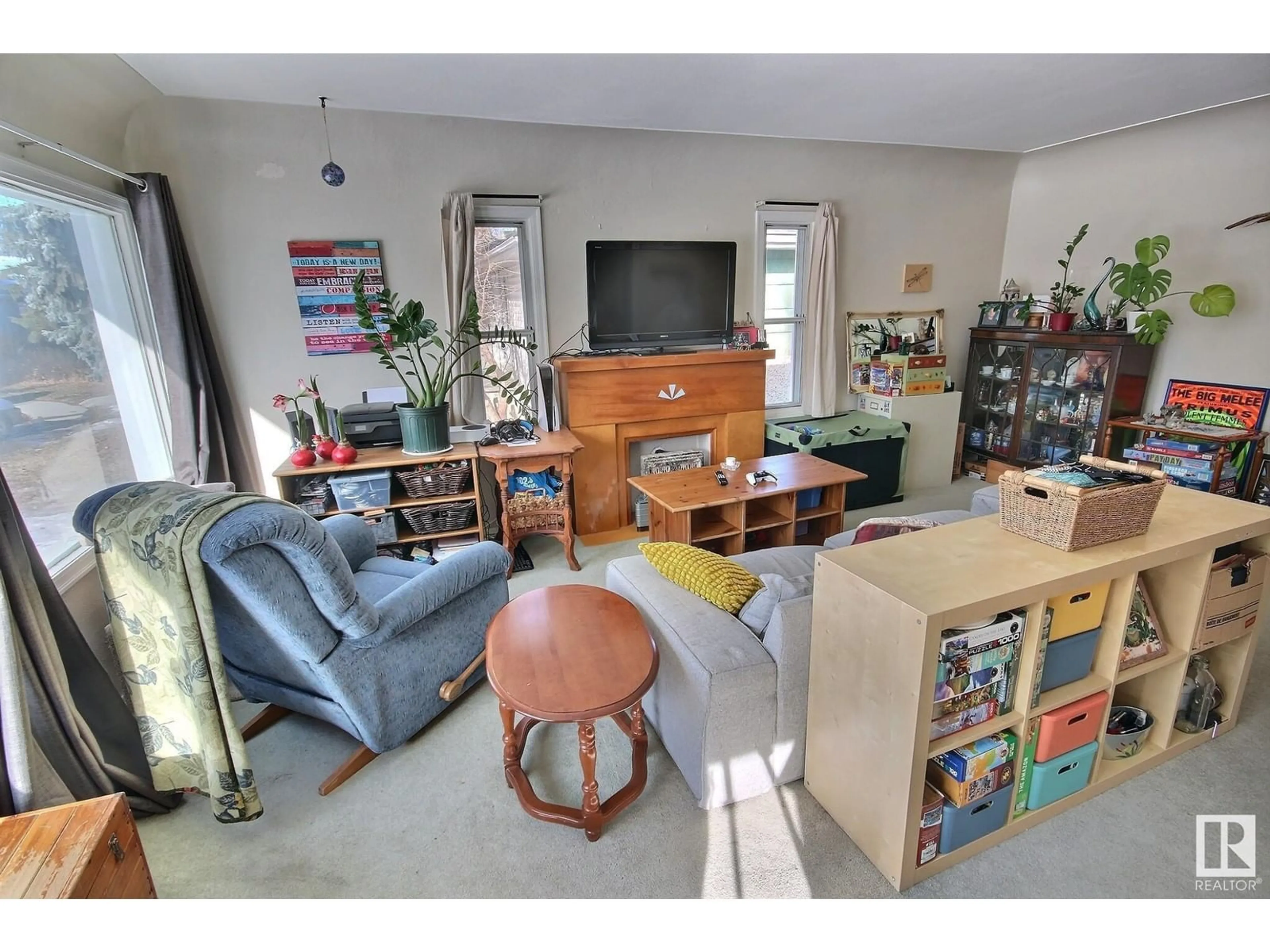 Living room with furniture, unknown for 12419 91 ST NW, Edmonton Alberta T5B4C7