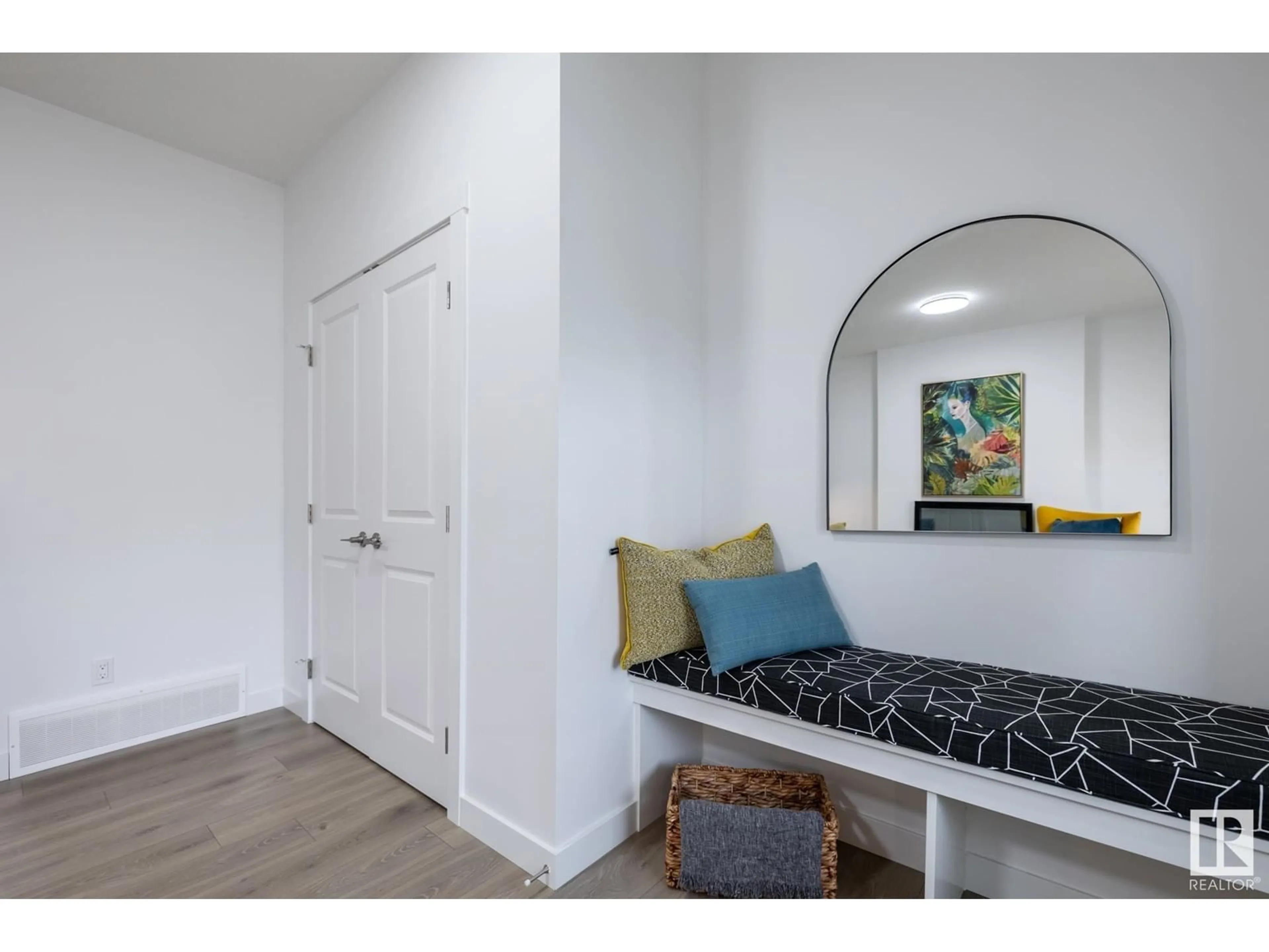Indoor entryway for 65 COVELL CM, Spruce Grove Alberta T7X0Y7
