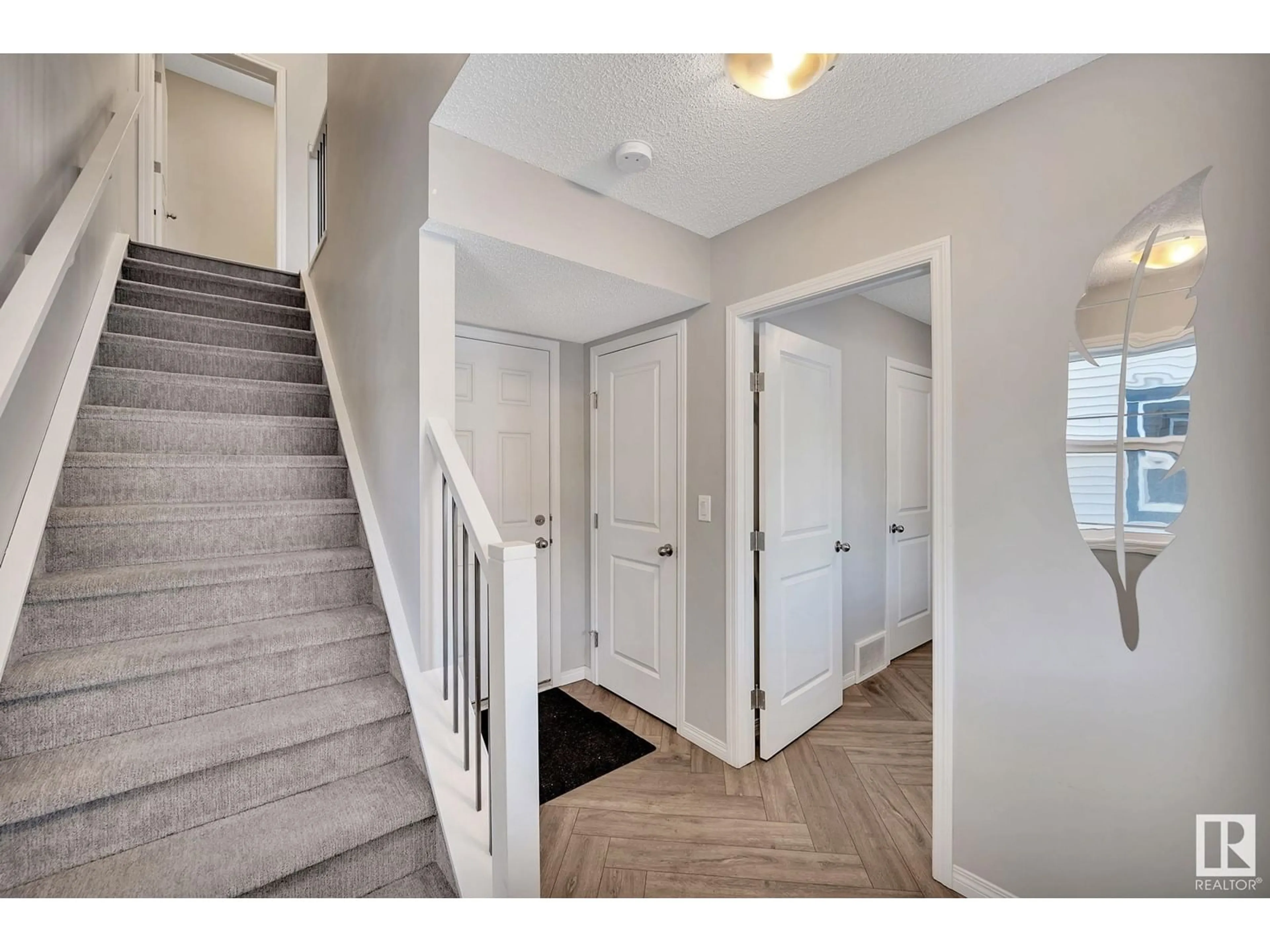 Indoor entryway for #64 2072 WONNACOT WY SW SW, Edmonton Alberta T6X2V7