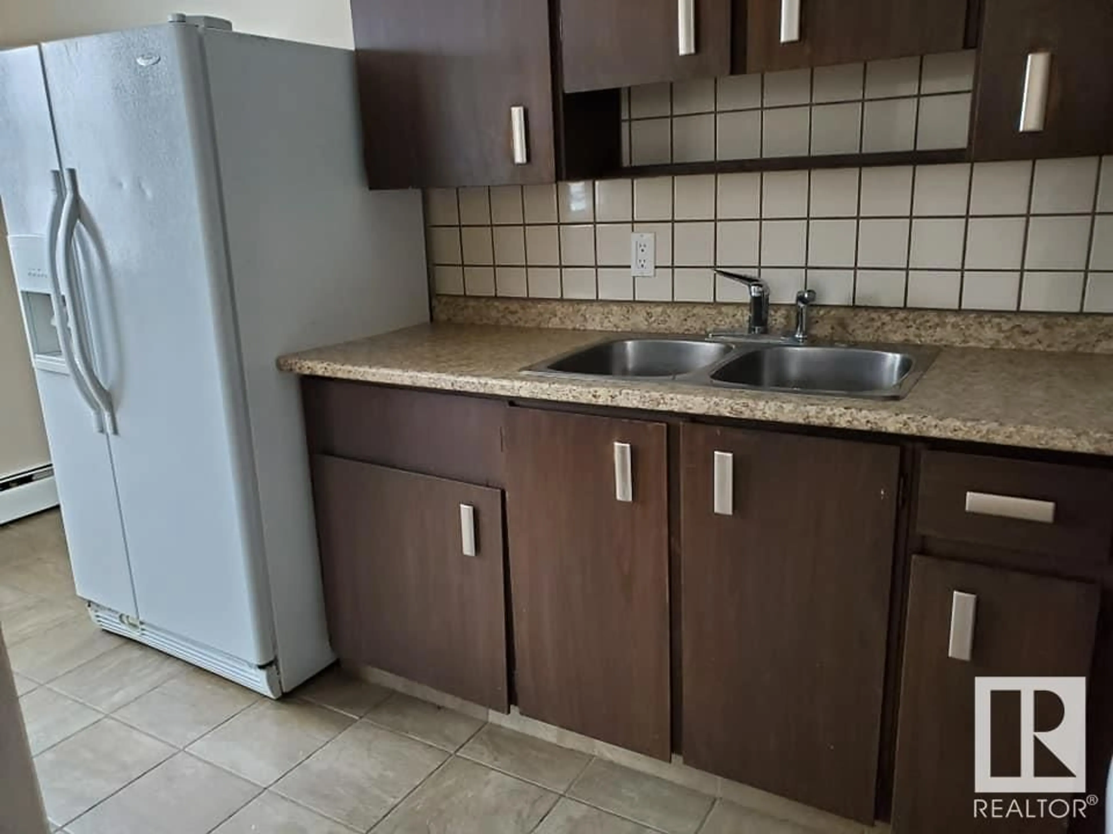 Standard kitchen, unknown for 5014 52 AV, Glendon Alberta T0A1P0