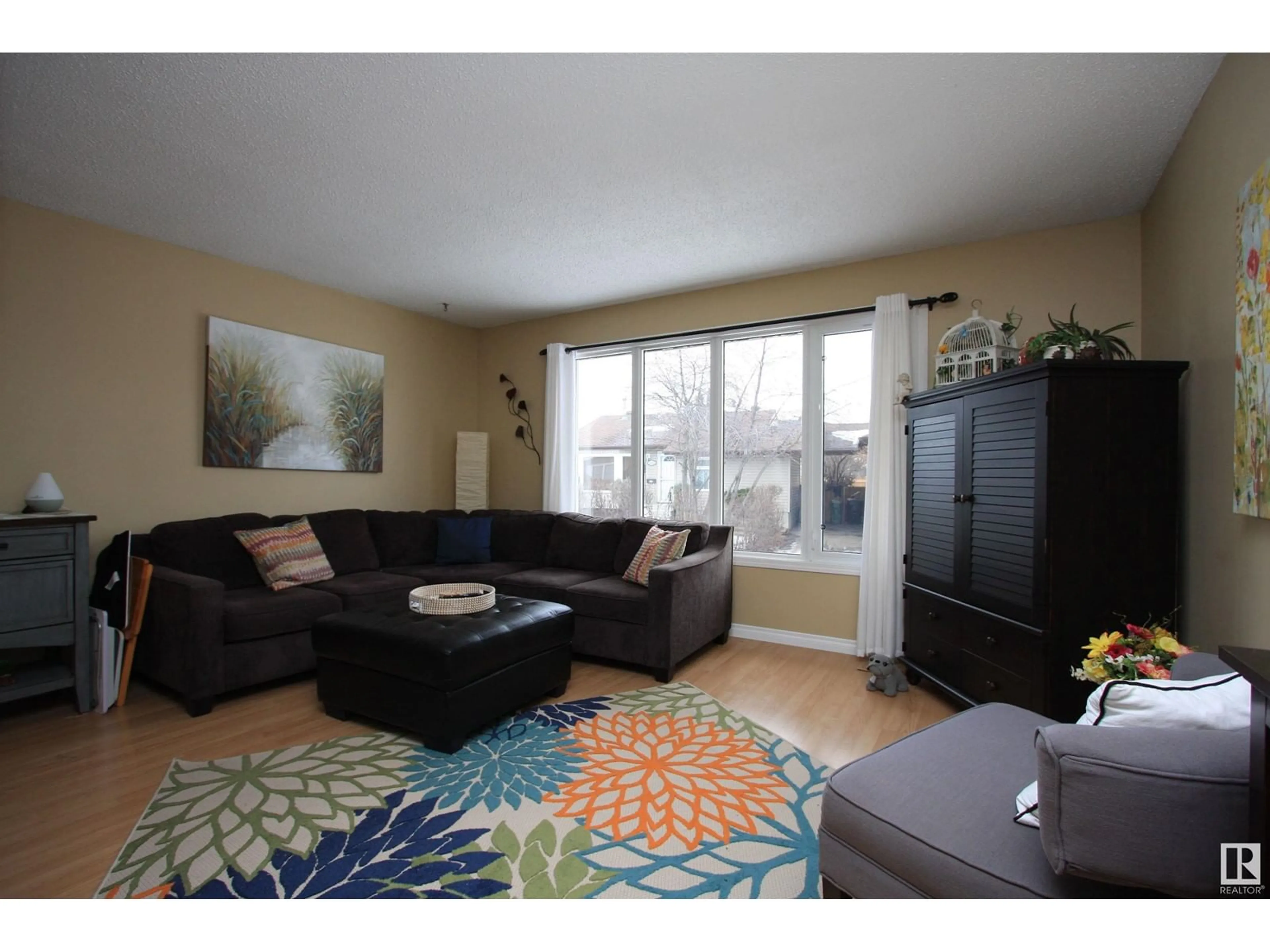 Living room with furniture, unknown for 13831 114 ST NW, Edmonton Alberta T5X4A1