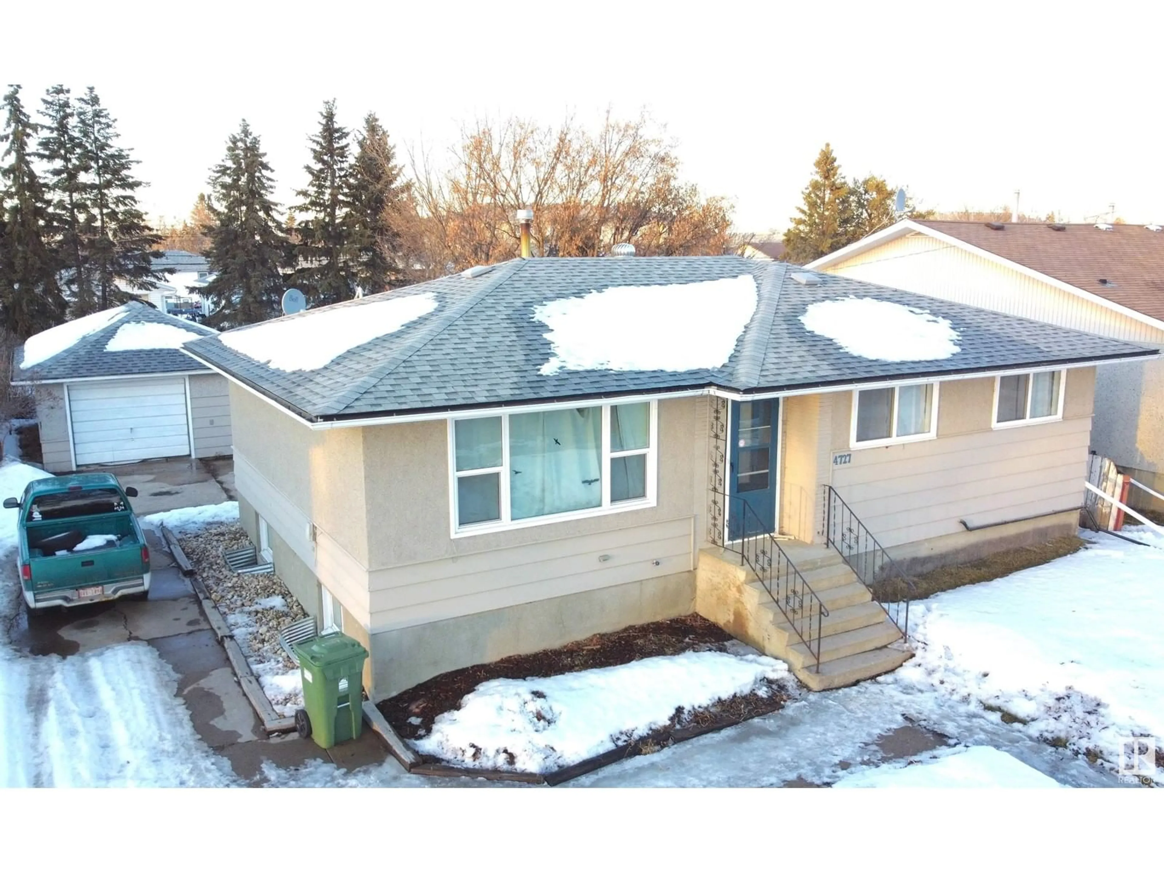 A pic from outside/outdoor area/front of a property/back of a property/a pic from drone, street for 4727 45 AV, Bonnyville Town Alberta T9N1M7