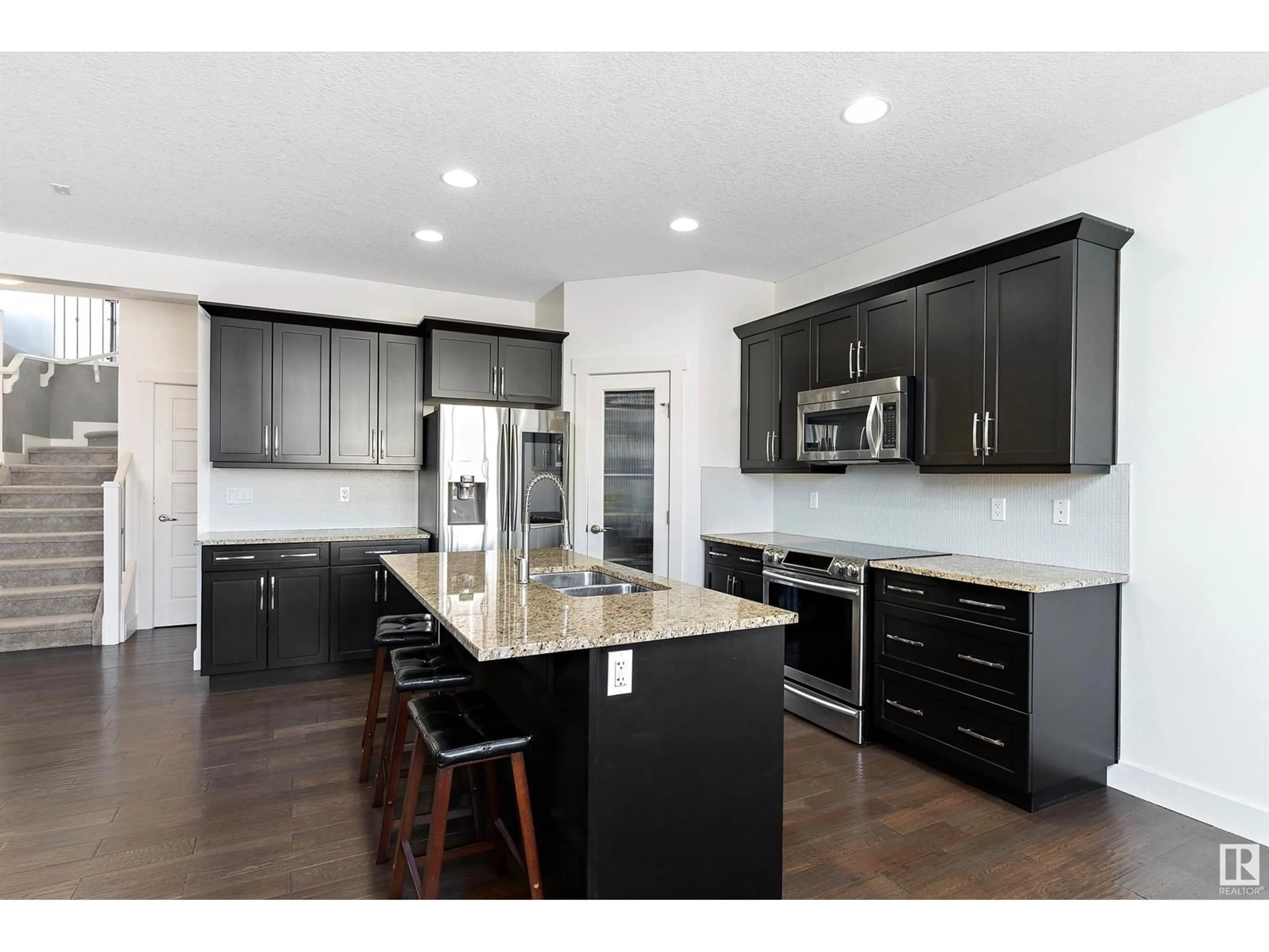 Open concept kitchen, unknown for 124 HILLDOWNS DR, Spruce Grove Alberta T7X0J1