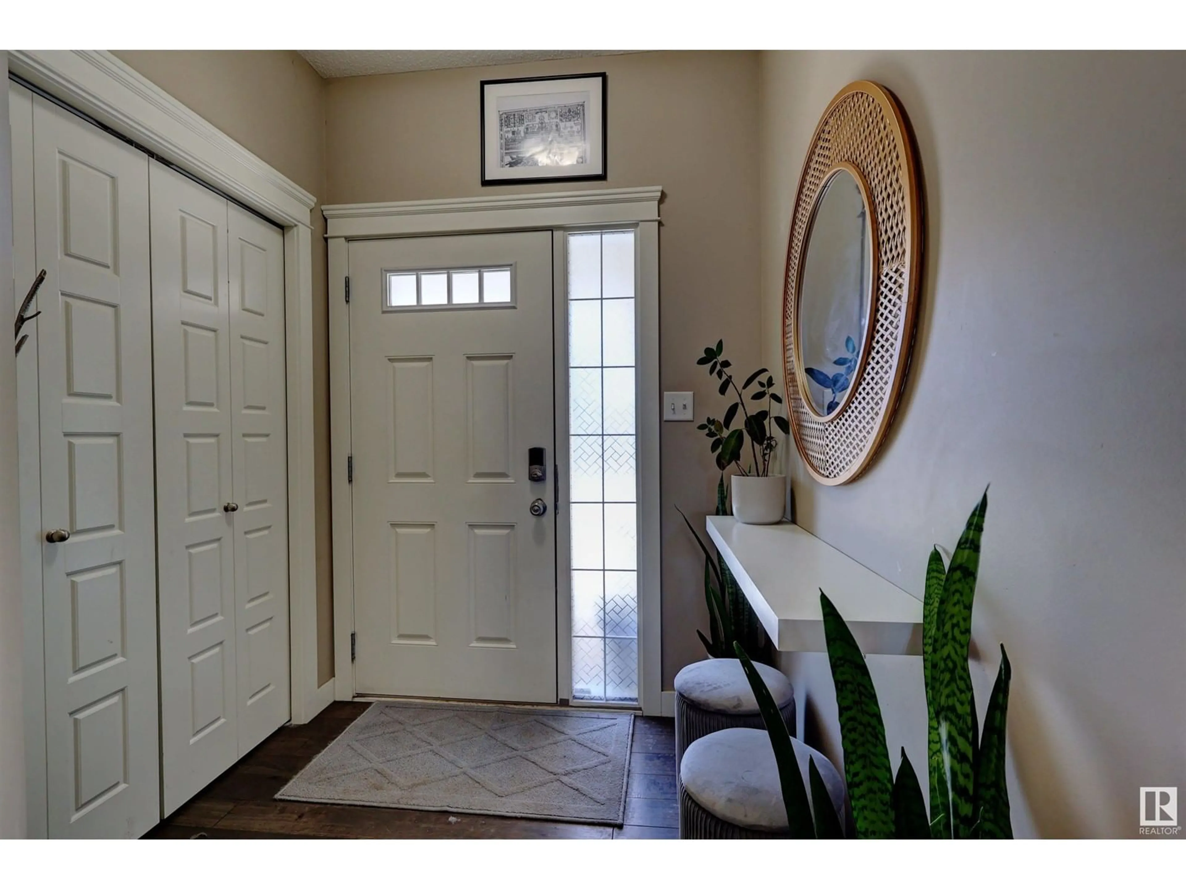 Indoor entryway for 17095 38 ST NW, Edmonton Alberta T5Y3R8