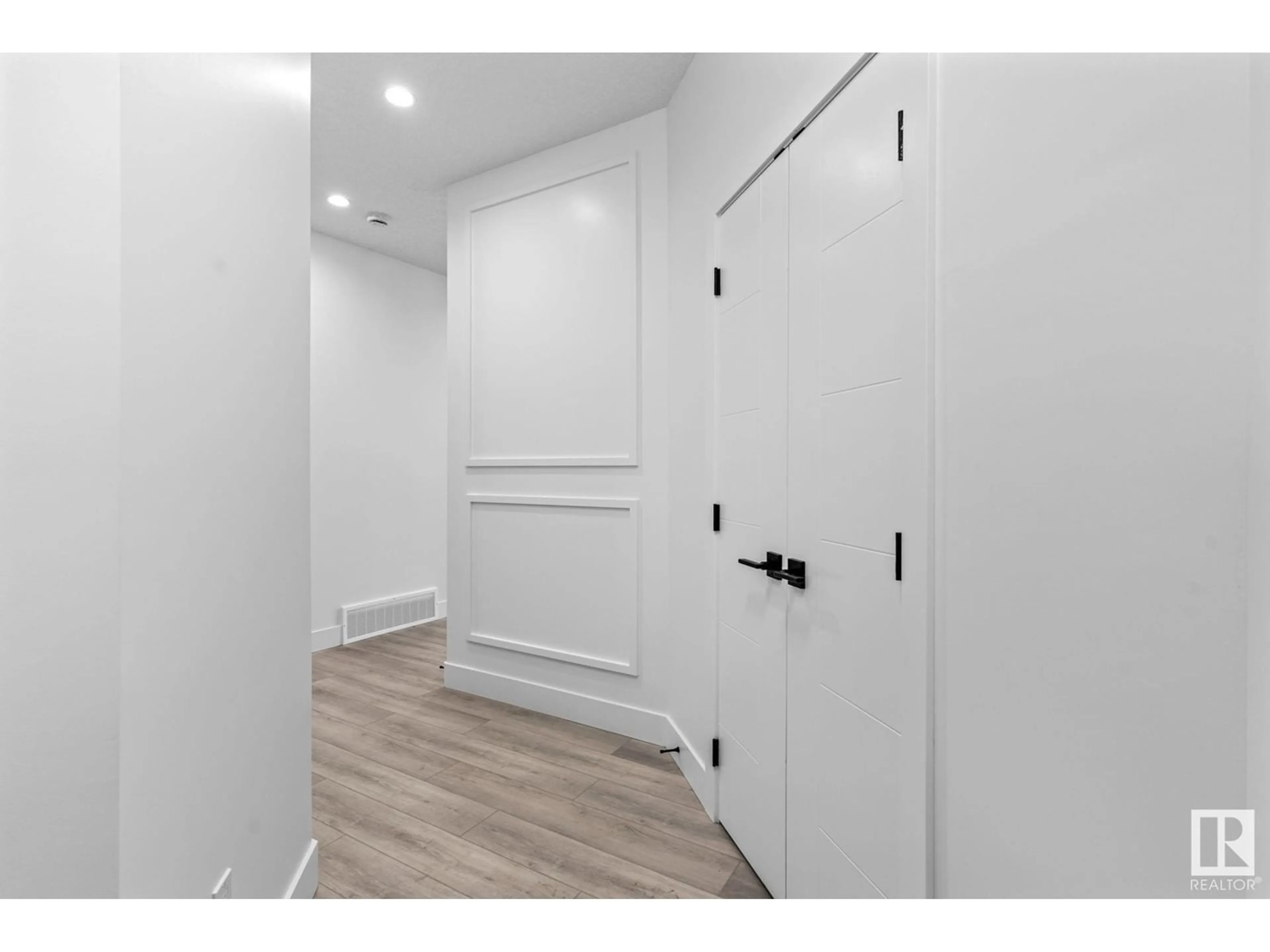 Indoor entryway for NW - 8716 181 AV, Edmonton Alberta T5Z0X4