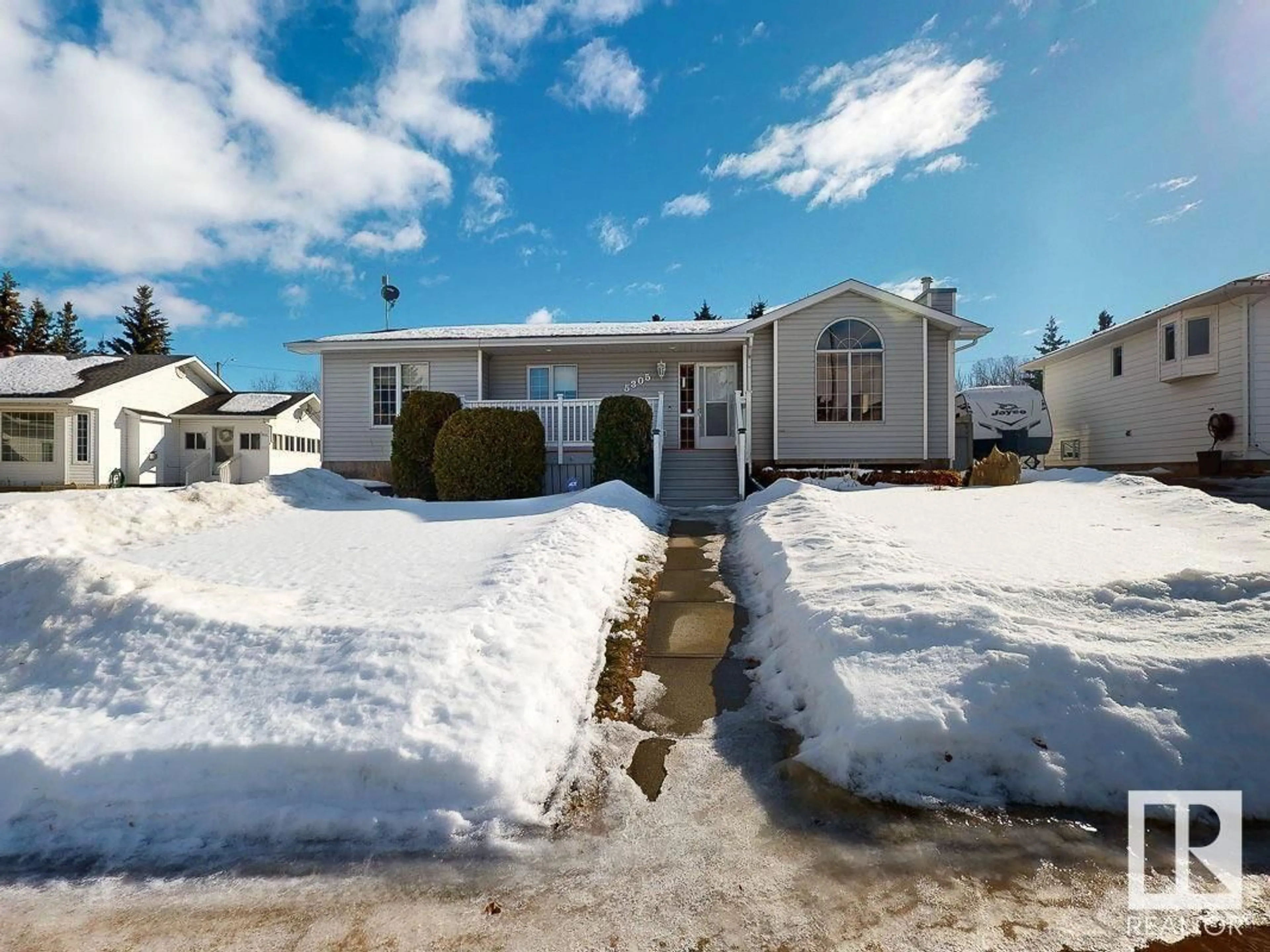 Home with vinyl exterior material, street for 5305 43 ST, Smoky Lake Town Alberta T0A3C0