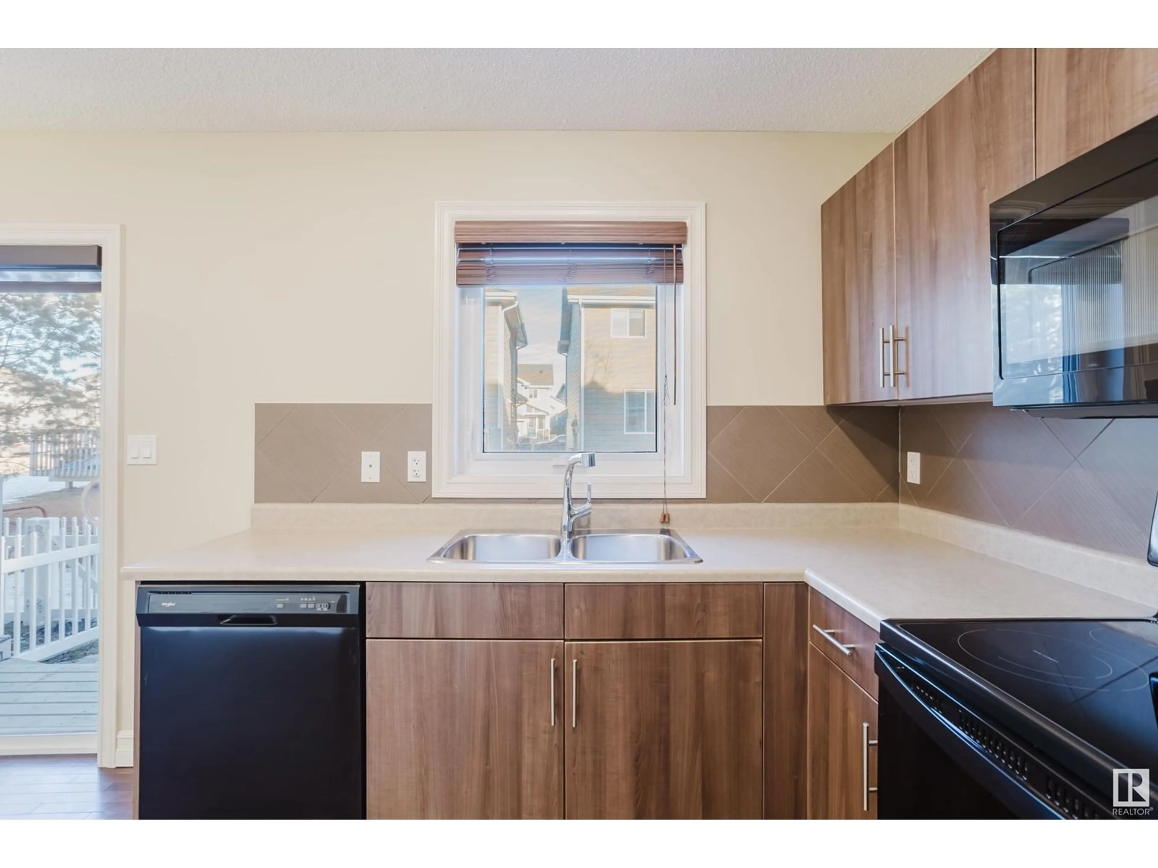 Standard kitchen, unknown for #135 219 CHARLOTTE WY, Sherwood Park Alberta T8H0T3