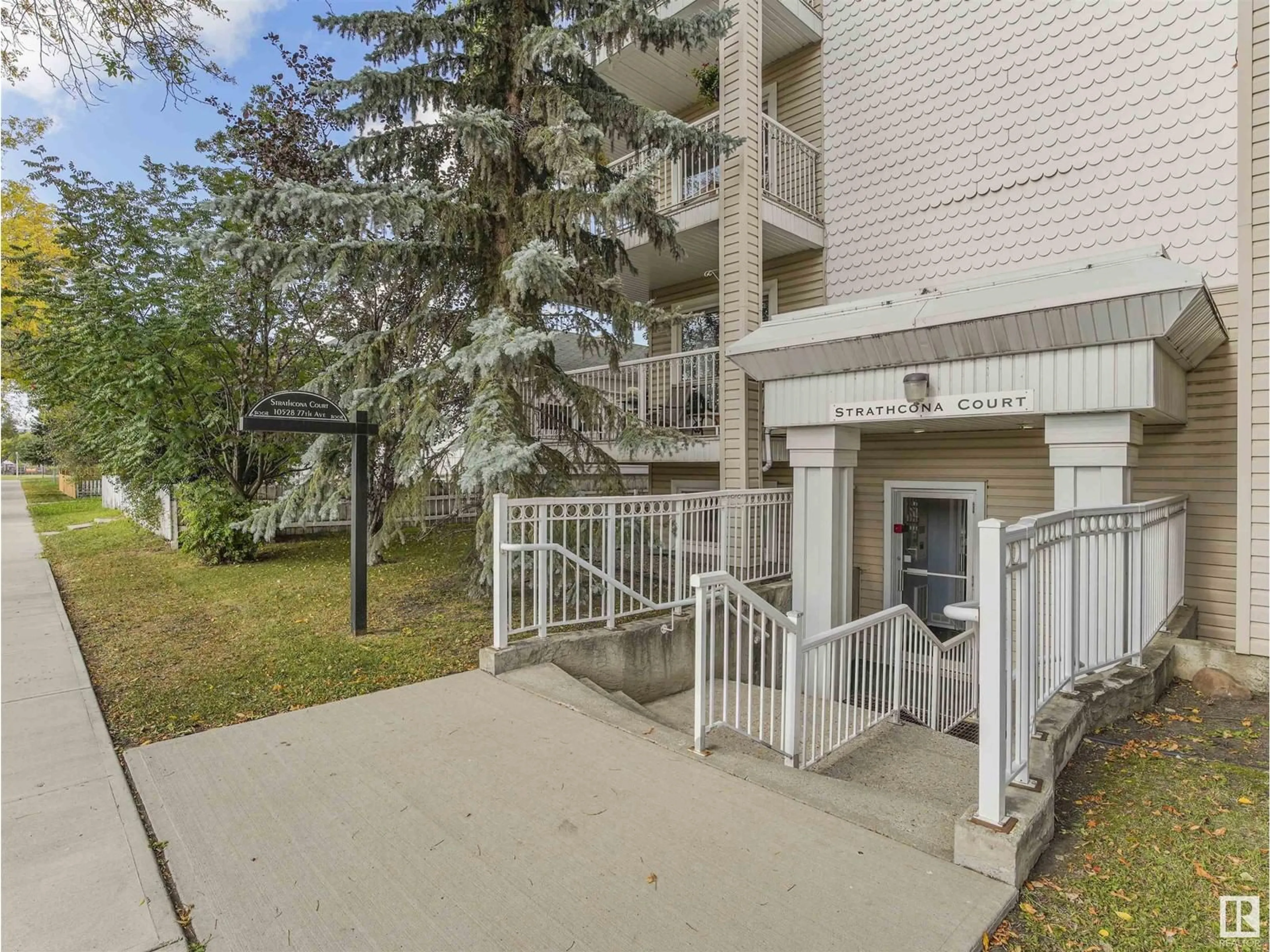 Patio, unknown for #101 - 10528 77 AV, Edmonton Alberta T6E1N1