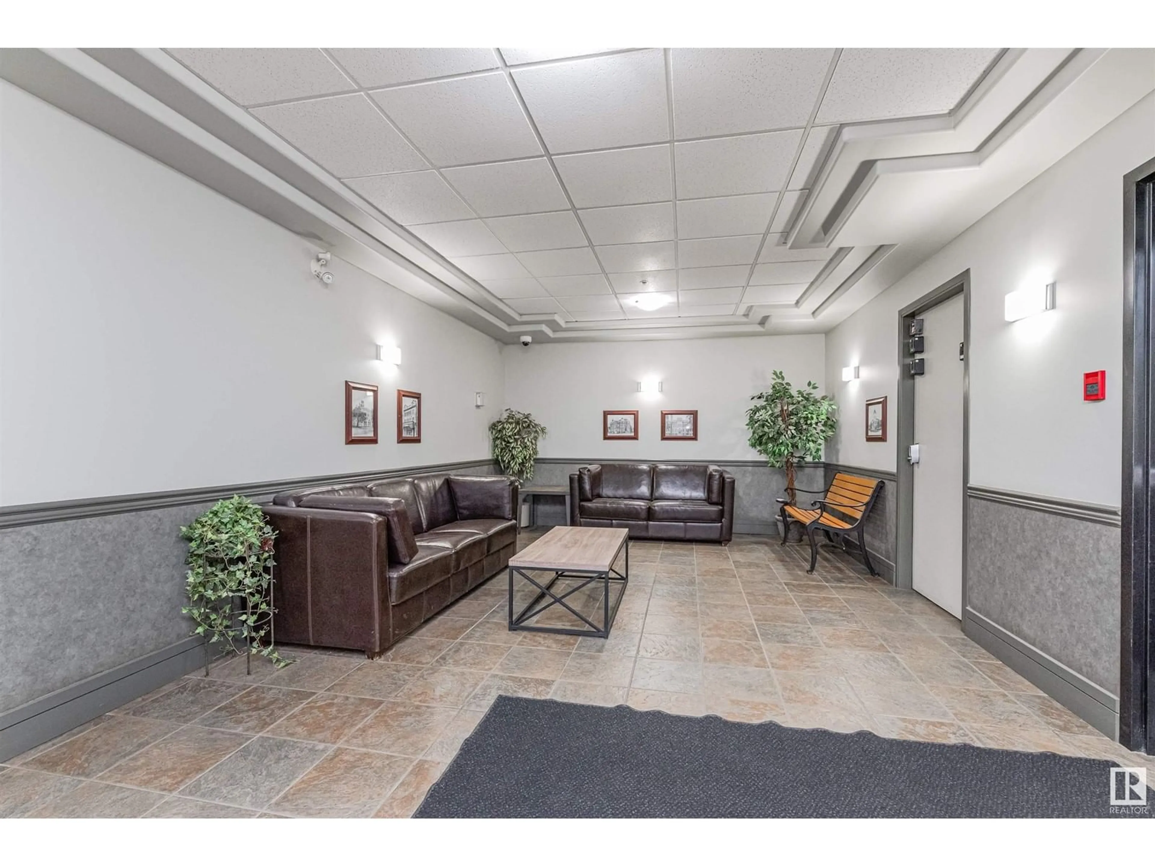 Lobby for #410 10116 80 AV NW, Edmonton Alberta T6E6V7