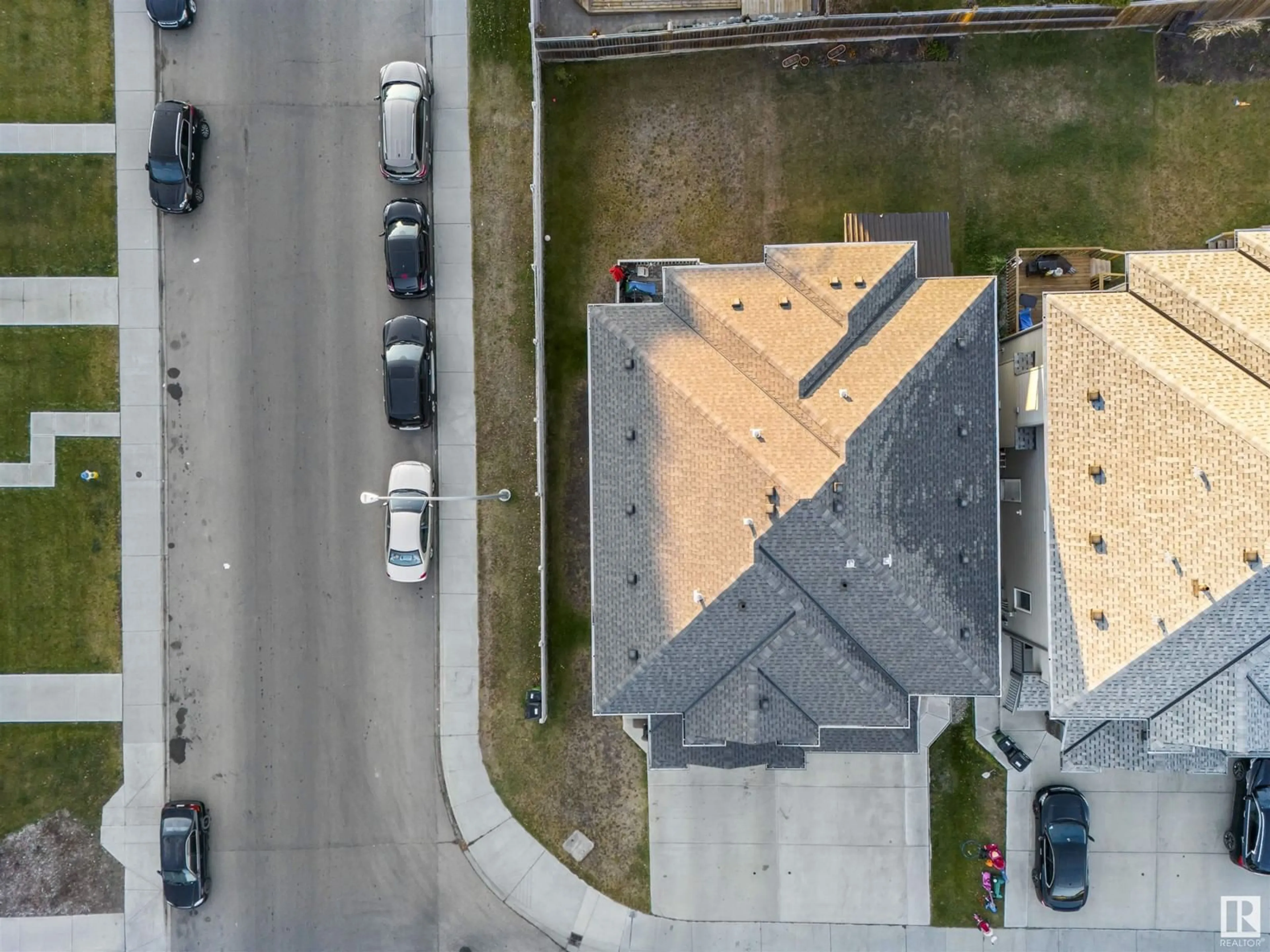 A pic from outside/outdoor area/front of a property/back of a property/a pic from drone, street for 15104 31 Street NW NW, Edmonton Alberta T5Y3T5