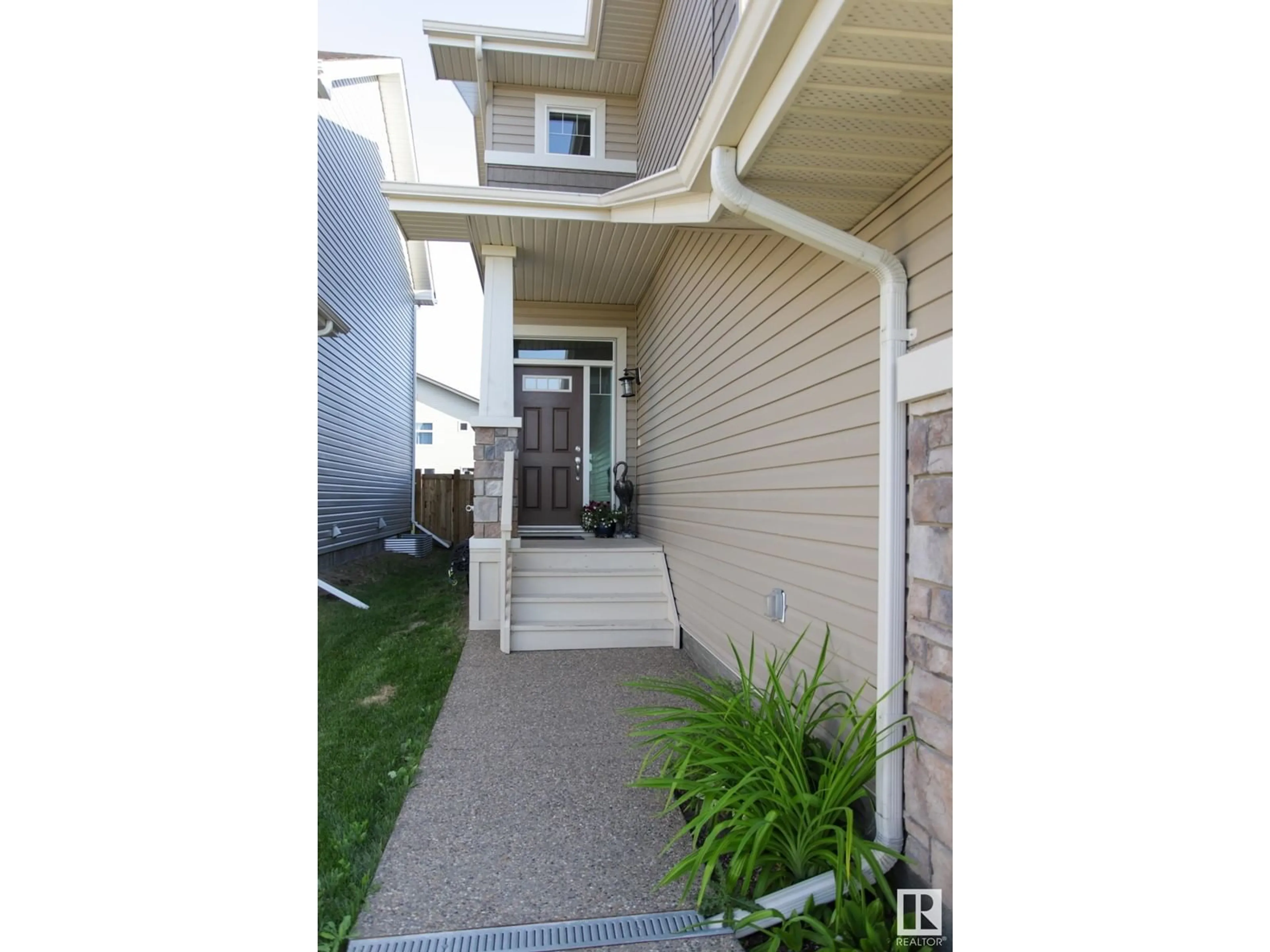 Unknown for 20435 99 Ave NW NW, Edmonton Alberta T5T7L5