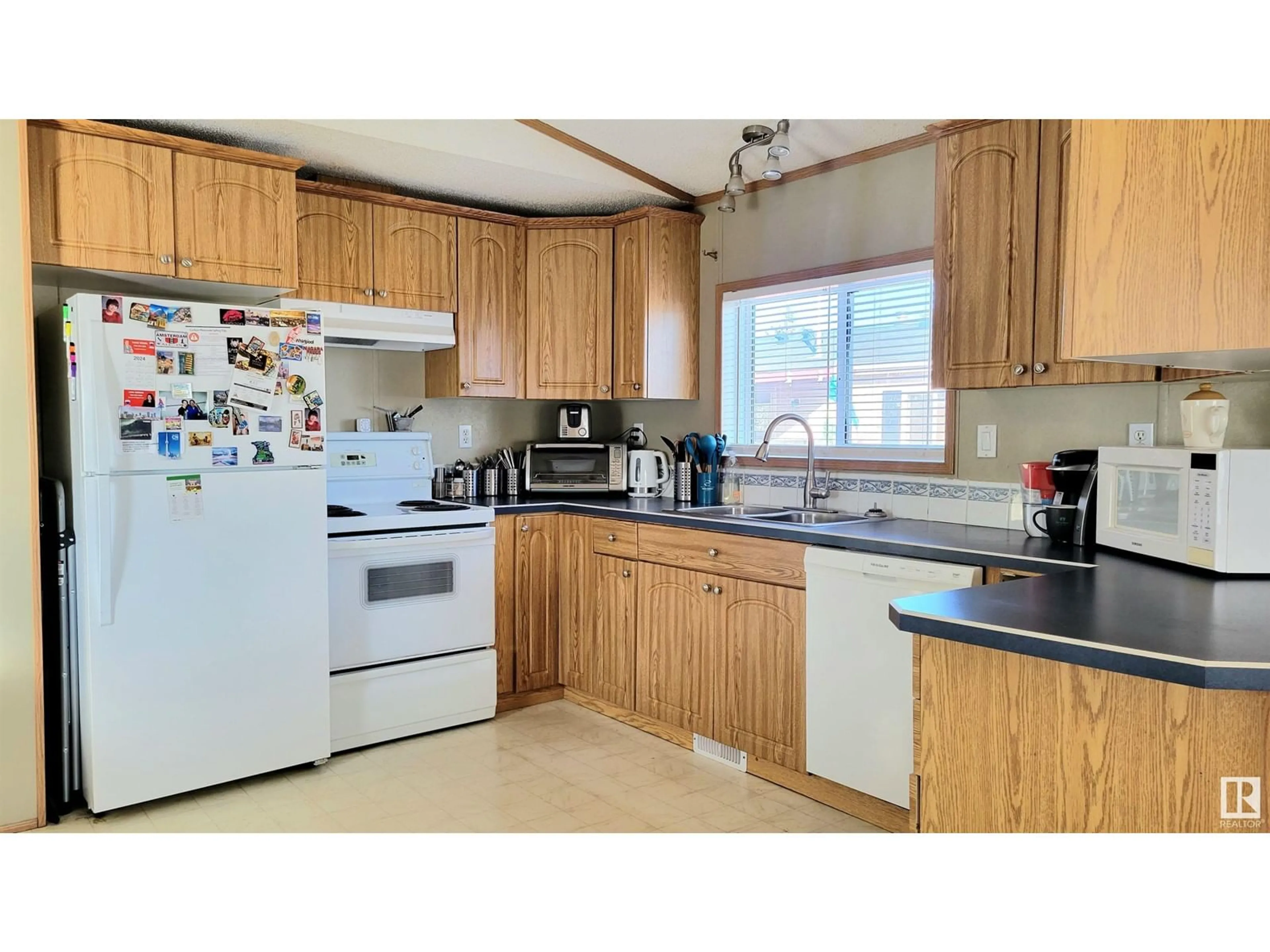 Standard kitchen, unknown for 3310 LAKEVIEW RD, Edmonton Alberta T5S2R8