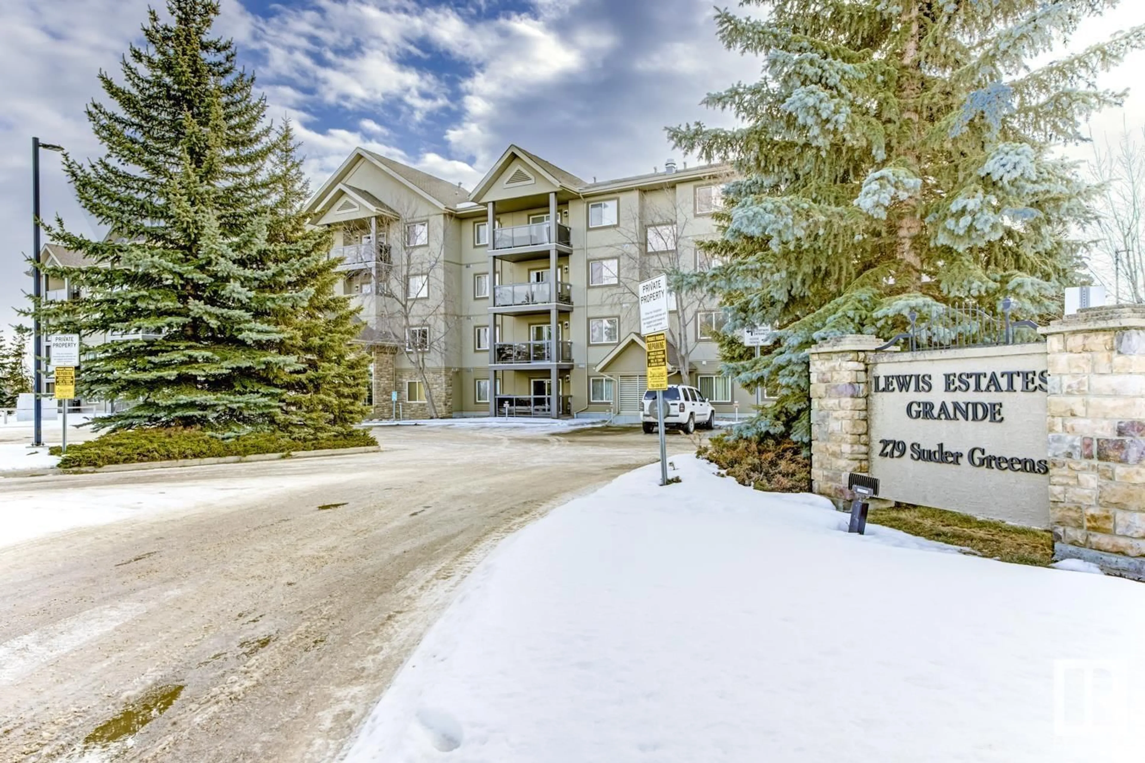 Indoor foyer for #230 279 SUDER GREENS DR NW, Edmonton Alberta T5T6X6