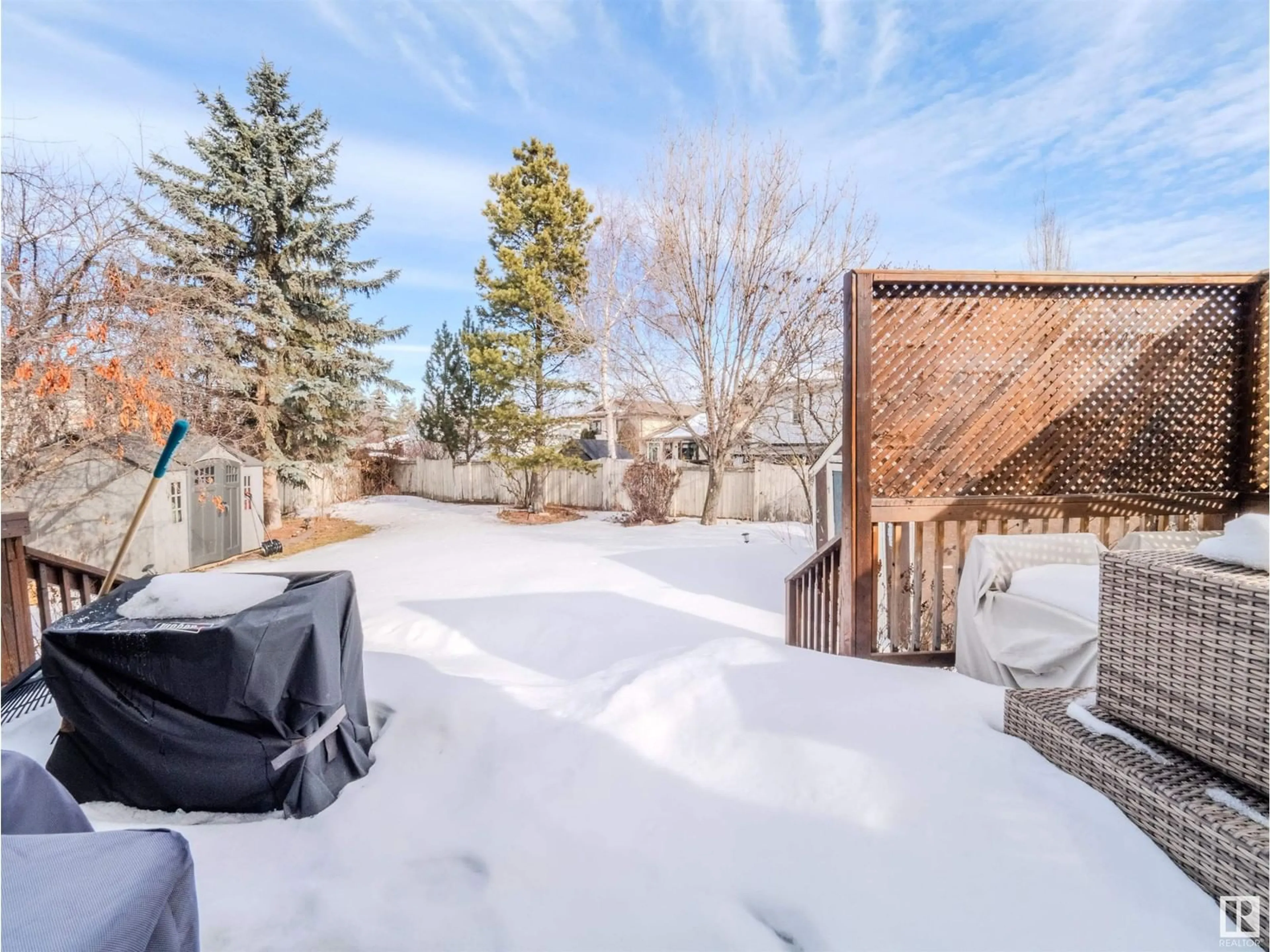 A pic from outside/outdoor area/front of a property/back of a property/a pic from drone, unknown for 3 DUNCAN CO, St. Albert Alberta T8N4Z1