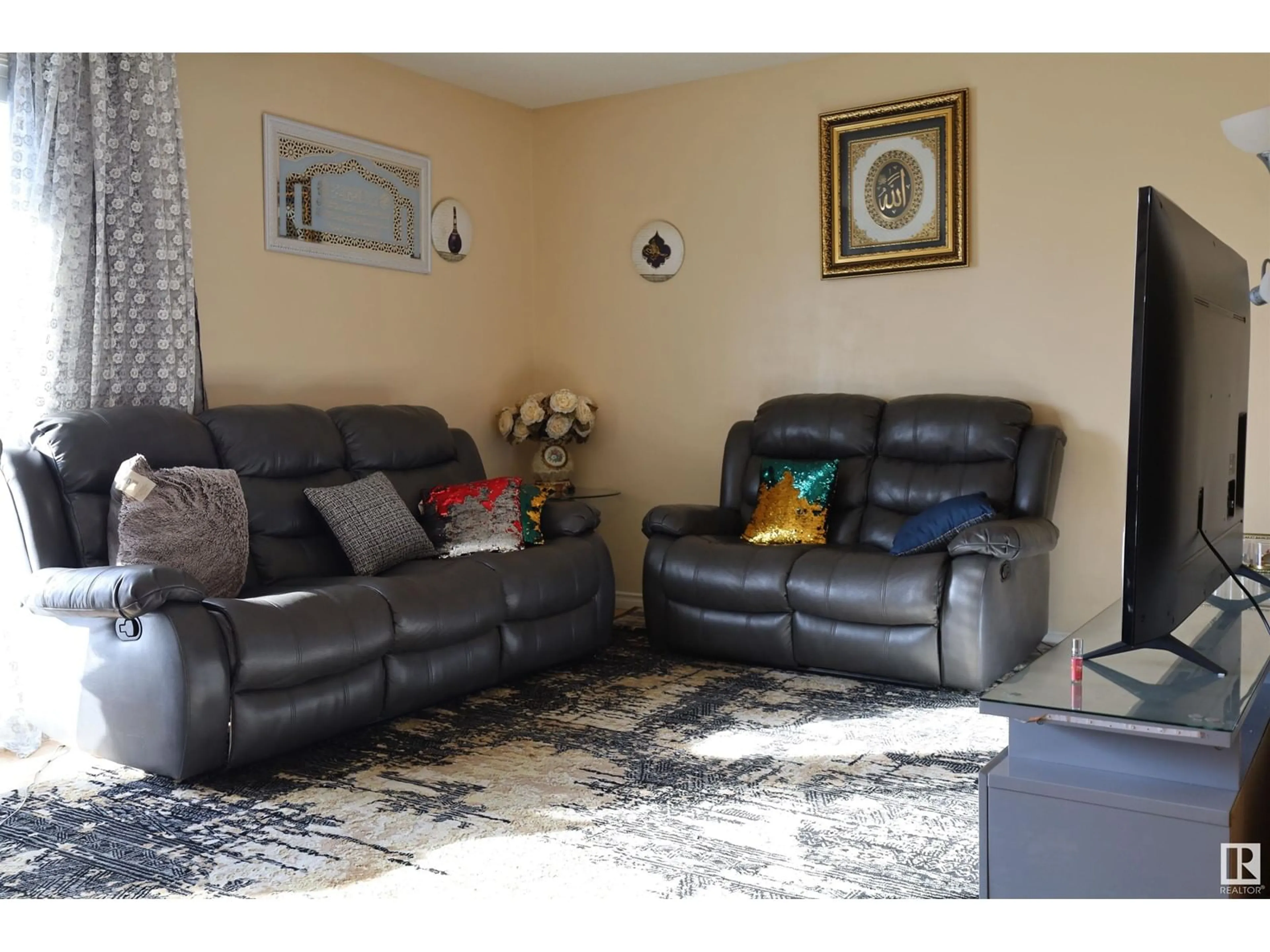 Living room with furniture, unknown for 11510 139 AV NW, Edmonton Alberta T5X3C4