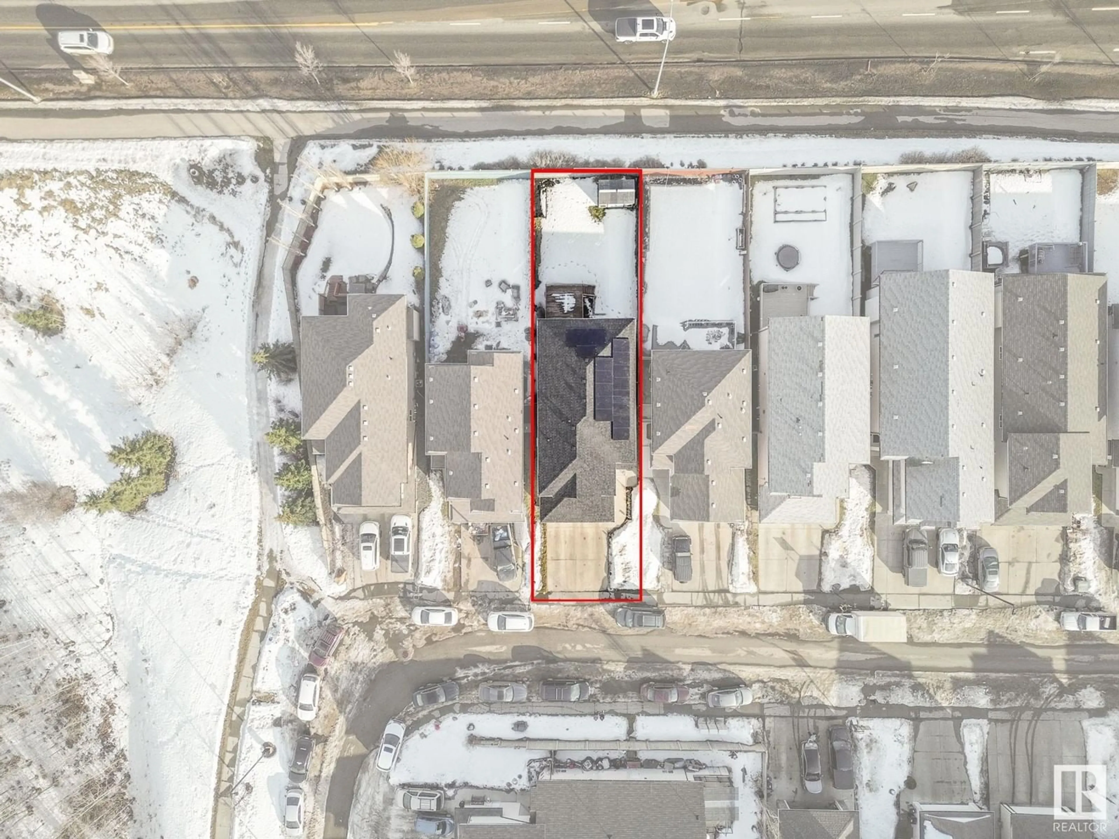 A pic from outside/outdoor area/front of a property/back of a property/a pic from drone, street for 3351 18 ST NW, Edmonton Alberta T6T0H4