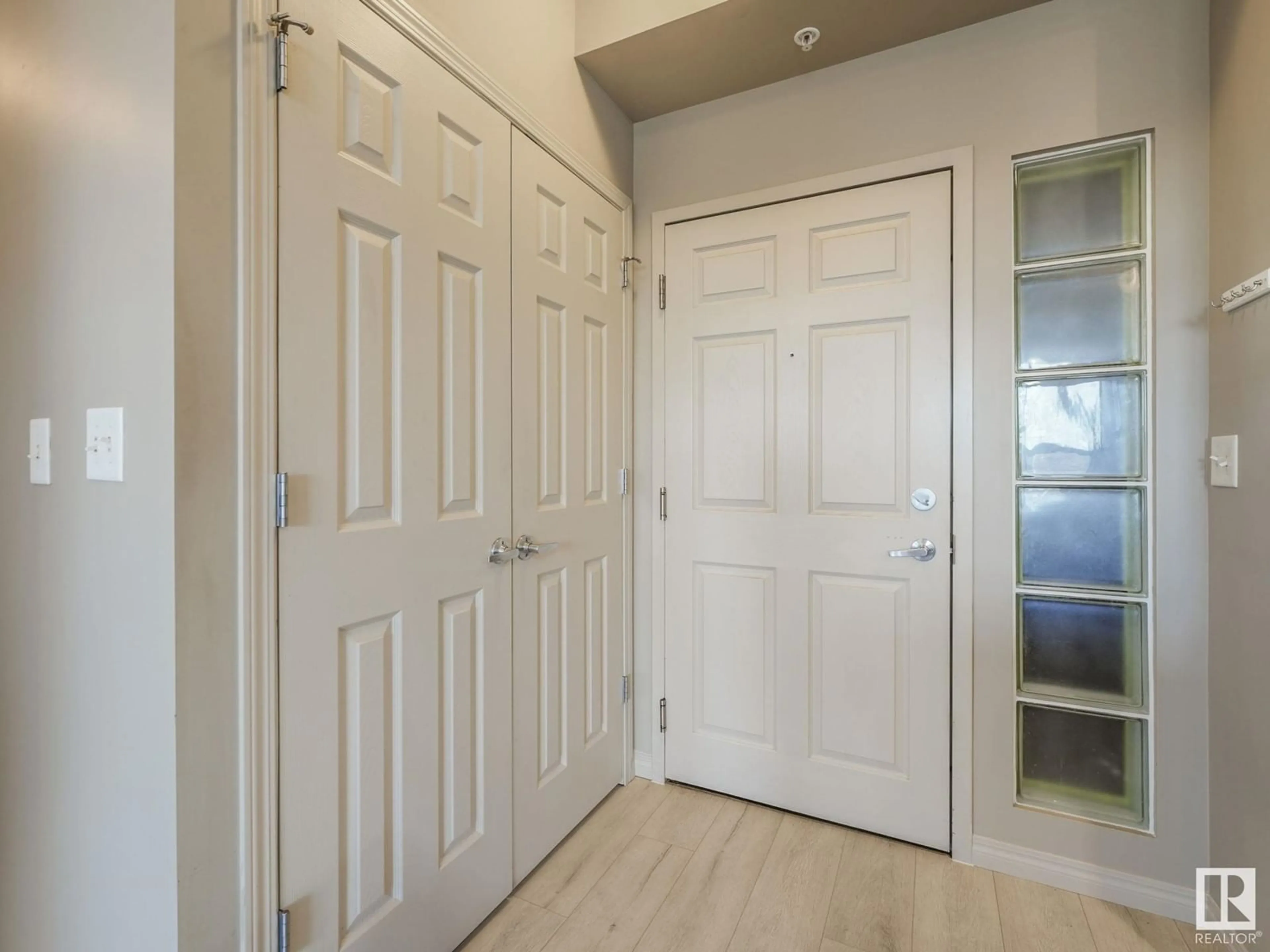 Indoor entryway for #1-215 4245 139 AV NW, Edmonton Alberta T5Y3E8