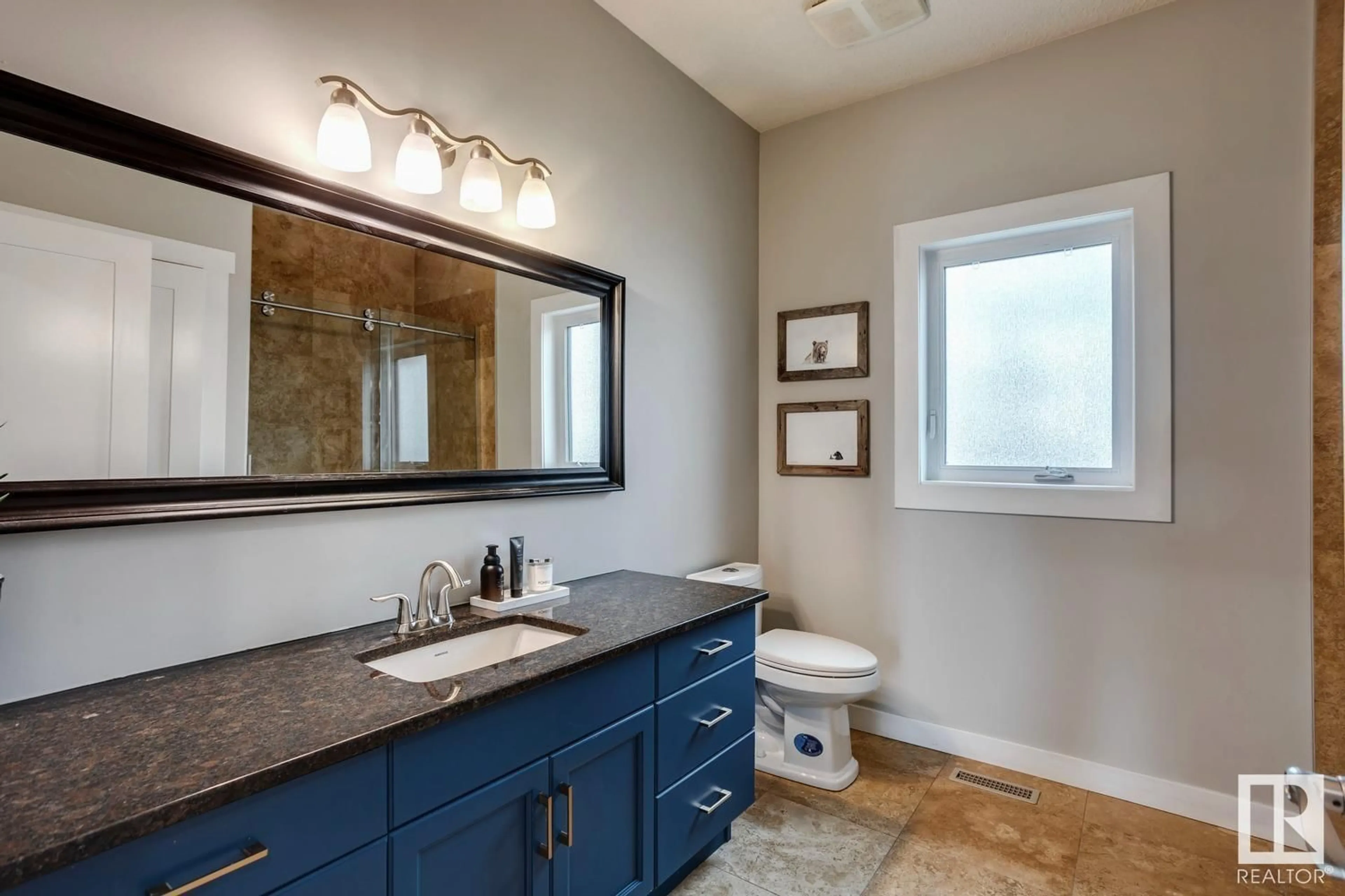 Contemporary bathroom, ceramic/tile floor for 55227 RGE RD 252, Rural Sturgeon County Alberta T8R0P9