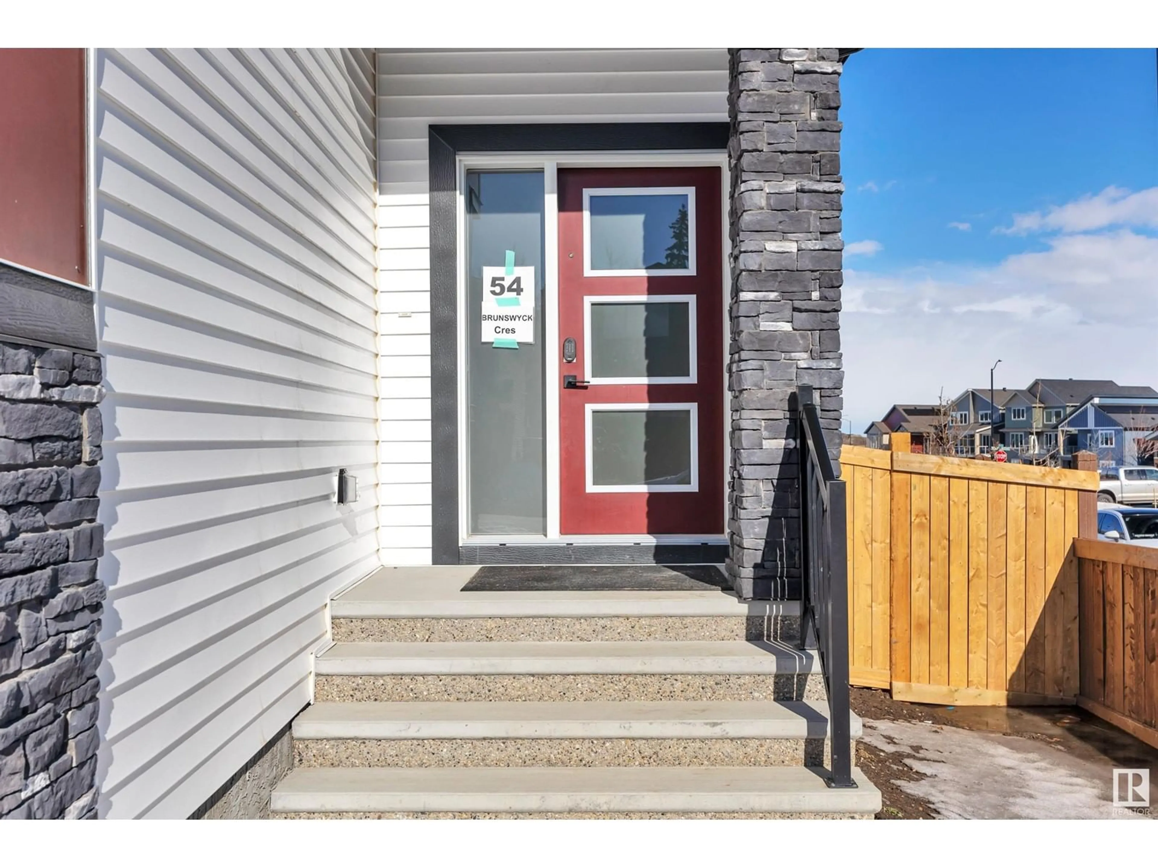 Indoor entryway for 54 BRUNSWYCK CR, Spruce Grove Alberta T7X0Z1