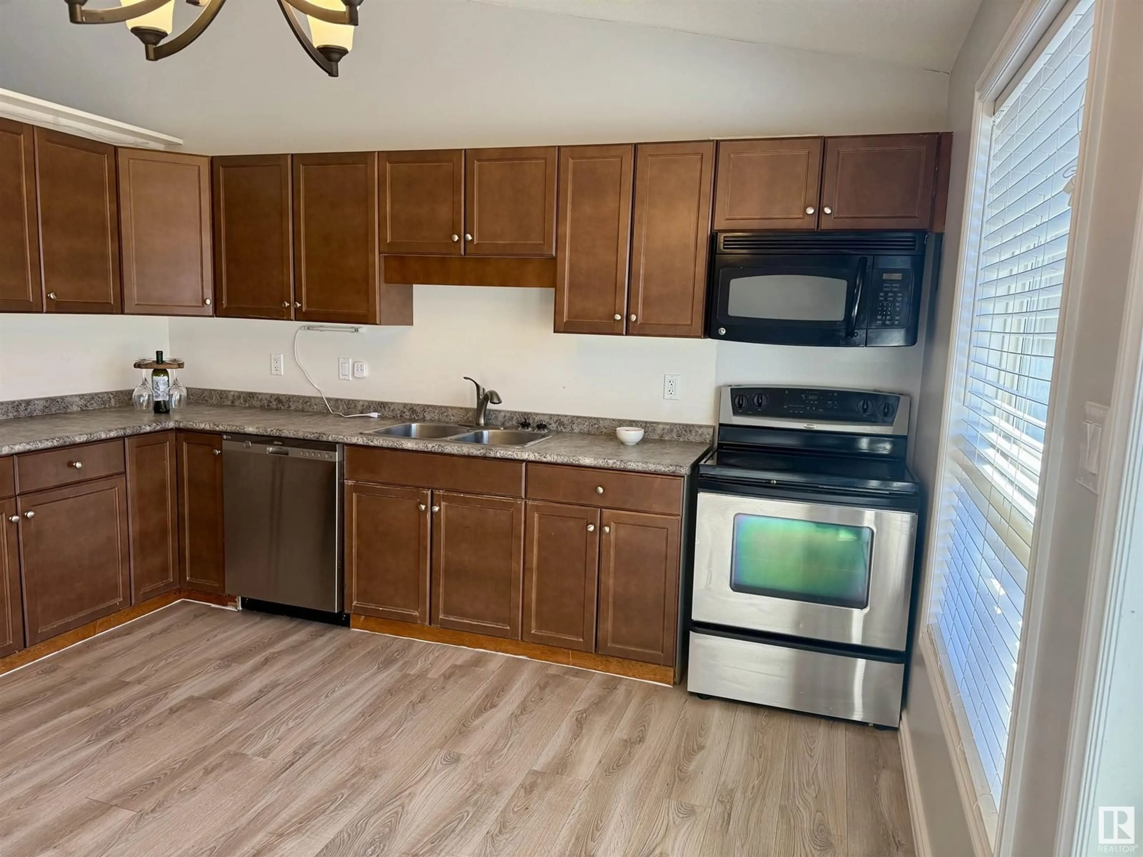 Standard kitchen, unknown for #3 - 6506 47 ST, Cold Lake Alberta T9M0C5