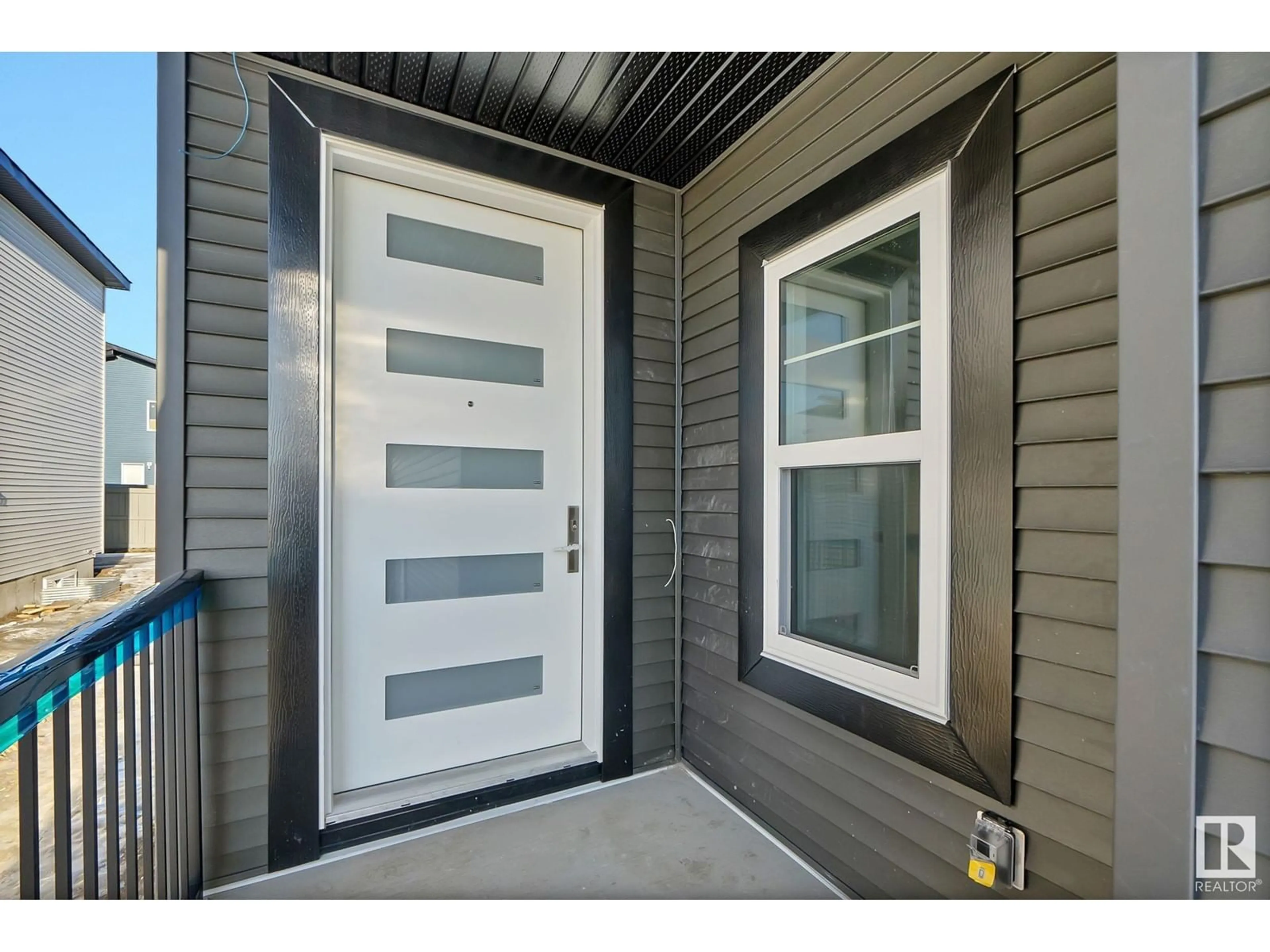 Indoor entryway for 5923 18 ST NE, Rural Leduc County Alberta T4X3C4