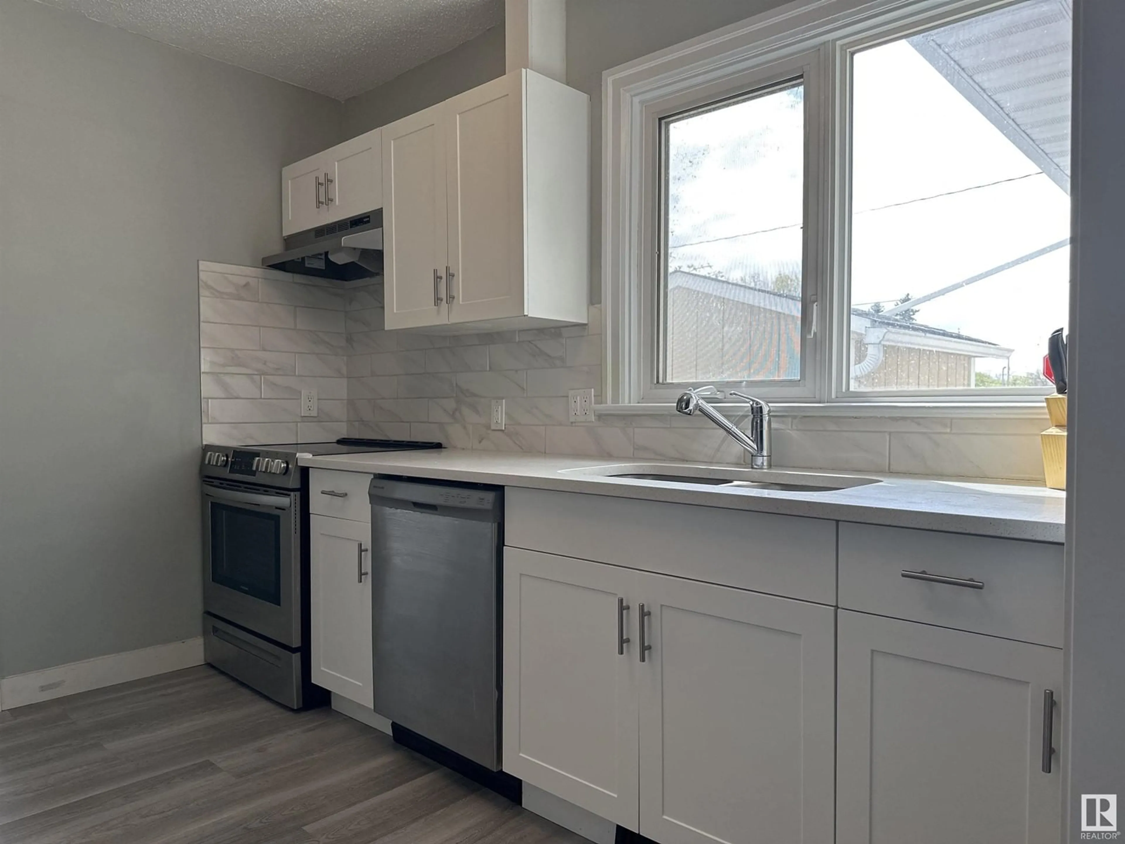 Standard kitchen, unknown for 12063 94 ST NW, Edmonton Alberta T5G1J8