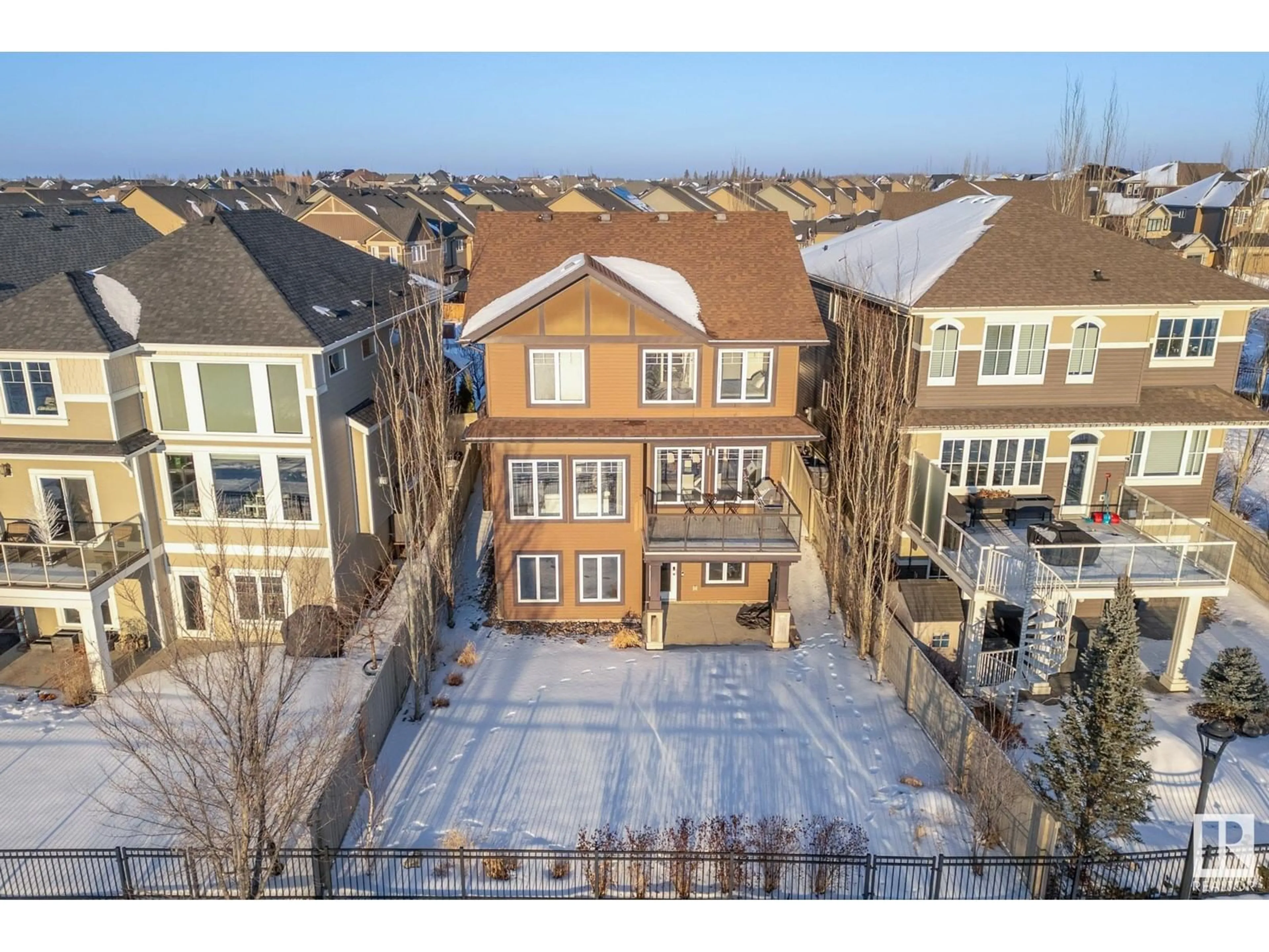 A pic from outside/outdoor area/front of a property/back of a property/a pic from drone, unknown for 3811 KIDD BAY BA SW, Edmonton Alberta T6W2R3