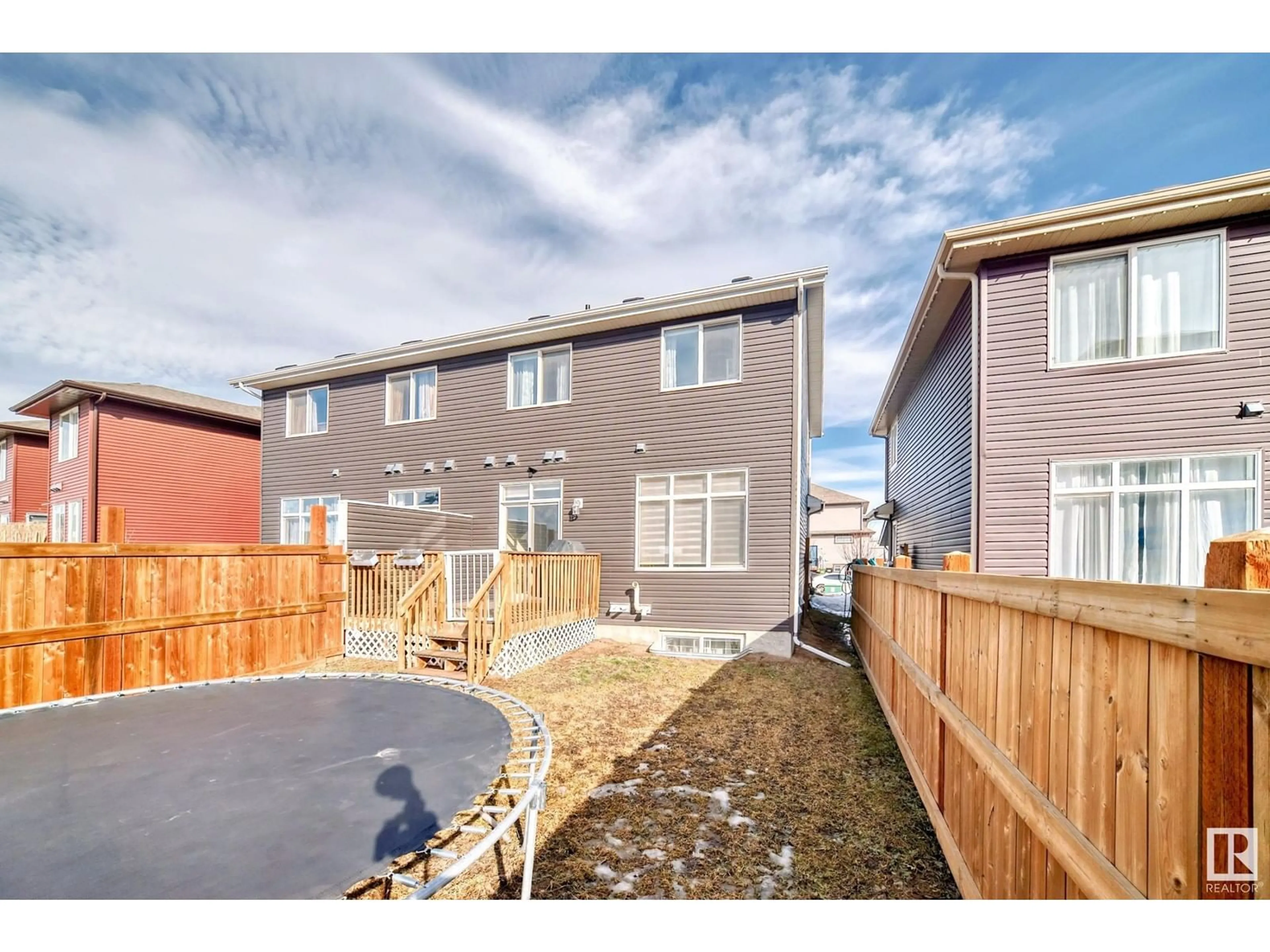 A pic from outside/outdoor area/front of a property/back of a property/a pic from drone, street for 1401 ERKER CR NW, Edmonton Alberta T6M2N5